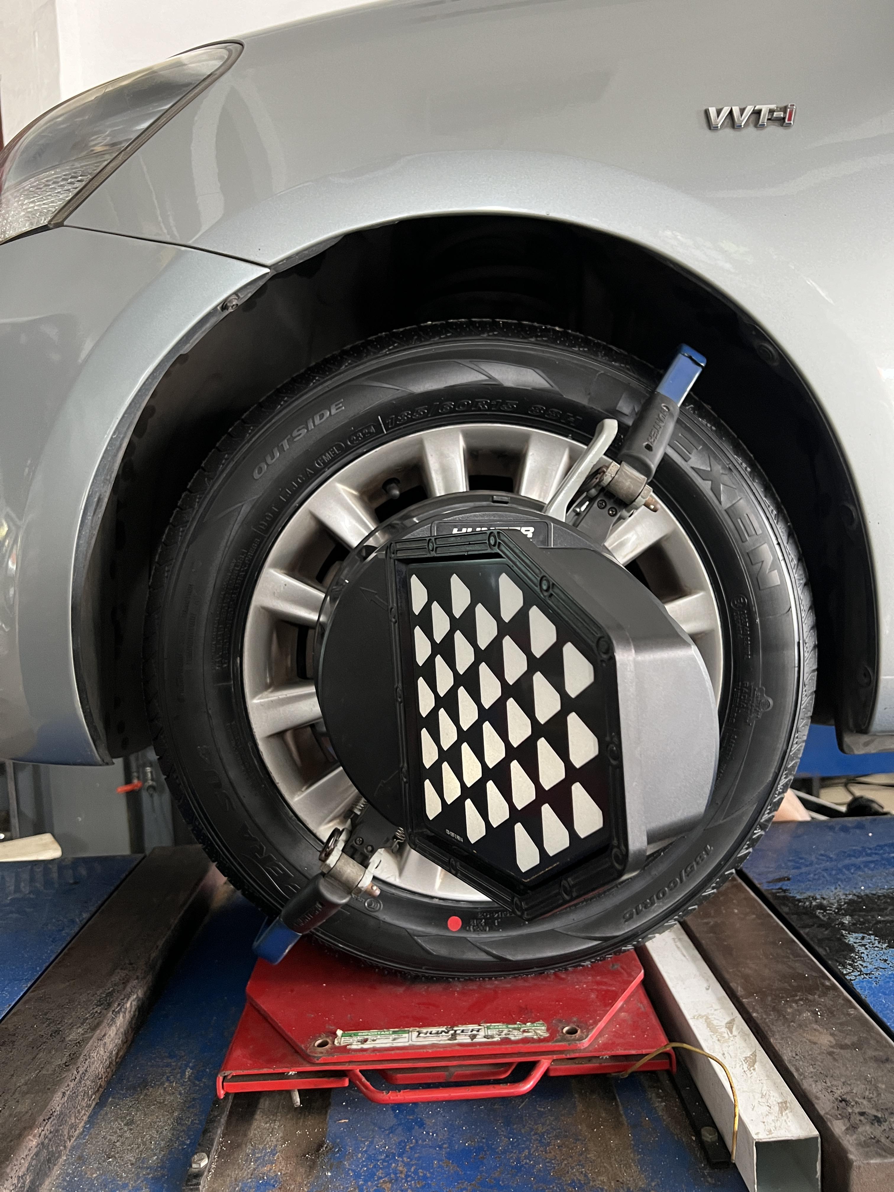 TOYOTA VIOS เข้ารับบริการเปลี่ยนยางรถยนต์ ใช้งานประจำวัน [+] NEXEN SU4 185/60R15 *ประกันยาง 1 ปี หรือ 25,000 กม. จากการใช้งานเคลมฟรี *นัดหมายก่อนเข้ารับบริการ เพื่อความรวดเร็วครับ 𝙊𝙪𝙧 𝙎𝙚𝙧𝙫𝙞𝙘𝙚 บริการทางร้านเรารับทำอะไรบ้าง 🔧 มียางรถยนต์ทุกยี่ห้อให้เลือกซื้อ 🔧 โช้คอัพ สปริง 🔧 เช็คช่วงล่าง แก้ปัญหาให้ตรงจุด 🔧 ติดตั้งยางแบบไร้รอย 100% 🔧 บริการสลับยาง ตามอายุ 🔧 บริการล้างลิ้นปีกผีเสื้อ 🔧 บริการเช็คระยะรถยนต์ 🔧 เปลี่ยนถ่ายของเหลวทั้งระบบ 🔧 ตั้งศูนย์ด้วยเครื่อง HUNTER นำเข้าจาก USA สอบถามข้อมูลเพิ่มเติม หรือนัดหมายเข้ารับบริการ ☎️ : 08-6569-1915 ☎️ : 08-6544-5963 Line id : @88rw Tiktok : https://www.tiktok.com/@88rwycrr Youtube : https://youtube.com/@88rw Facebook : https://www.facebook.com/88rwtire Location : https://goo.gl/maps/HrNUAZXPN94KvxZ98? #รถยนต์มีปัญหาไม่รู้ต้องแก้ตรงไหน ทางเรายินดี ตรวจหาปัญหาและหาวิธีแก้ บอกลูกค้าก่อนลงมือทำเสมอราคาเป็นธรรมไม่เอาเปรียบ สบายใจคุณลูกค้า ร้านยางเจริญรุ่งเรือง ยินดีต้อนรับครับ