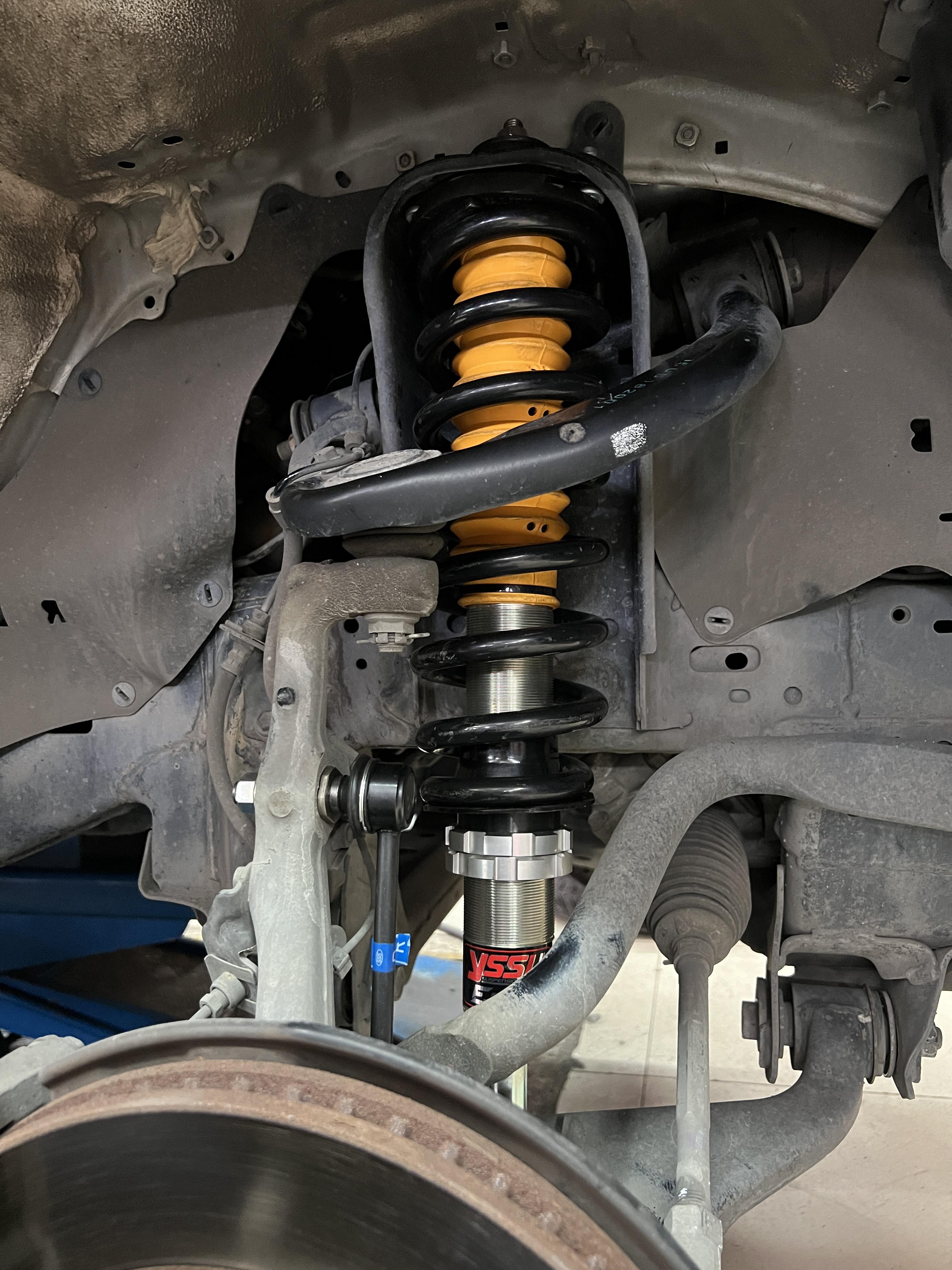 TOYOTA FORTUNER เข้ารับบริการเปลี่ยนโช้คอัพ แก้ไขอาการย้วยส่าย เน้นใช้งานข้ามจังหวัด พร้อมบริการติดตั้ง [+] YSS E SERIES ตัวท้อปนุ่ม หนึบ ลดอาการโคลงเคลงย้วยส่าย *เพื่อความสะดวกในการรับบริการ นัดหมายเวลาก่อนเข้ารับบริการทุกครั้งครับ 𝙊𝙪𝙧 𝙎𝙚𝙧𝙫𝙞𝙘𝙚 บริการทางร้านเรารับทำอะไรบ้าง 🔧 มียางรถยนต์ทุกยี่ห้อให้เลือกซื้อ 🔧 โช้คอัพ สปริง 🔧 เช็คช่วงล่าง แก้ปัญหาให้ตรงจุด 🔧 ติดตั้งยางแบบไร้รอย 100% 🔧 บริการสลับยาง ตามอายุ 🔧 บริการล้างลิ้นปีกผีเสื้อ 🔧 บริการเช็คระยะรถยนต์ 🔧 เปลี่ยนถ่ายของเหลวทั้งระบบ 🔧 ตั้งศูนย์ด้วยเครื่อง HUNTER นำเข้าจาก USA สอบถามข้อมูลเพิ่มเติม หรือนัดหมายเข้ารับบริการ ☎️ : 08-6569-1915 ☎️ : 08-6544-5963 Line id : @88rw Tiktok : https://www.tiktok.com/@88rwycrr Youtube : https://youtube.com/@88rw Facebook : https://www.facebook.com/88rwtire Location : https://goo.gl/maps/HrNUAZXPN94KvxZ98?coh=178573&entry=tt #รถยนต์มีปัญหาไม่รู้ต้องแก้ตรงไหน ทางเรายินดี ตรวจหาปัญหาและหาวิธีแก้ บอกลูกค้าก่อนลงมือทำเสมอราคาเป็นธรรมไม่เอาเปรียบ สบายใจคุณลูกค้า ร้านยางเจริญรุ่งเรือง ยินดีต้อนรับครับ