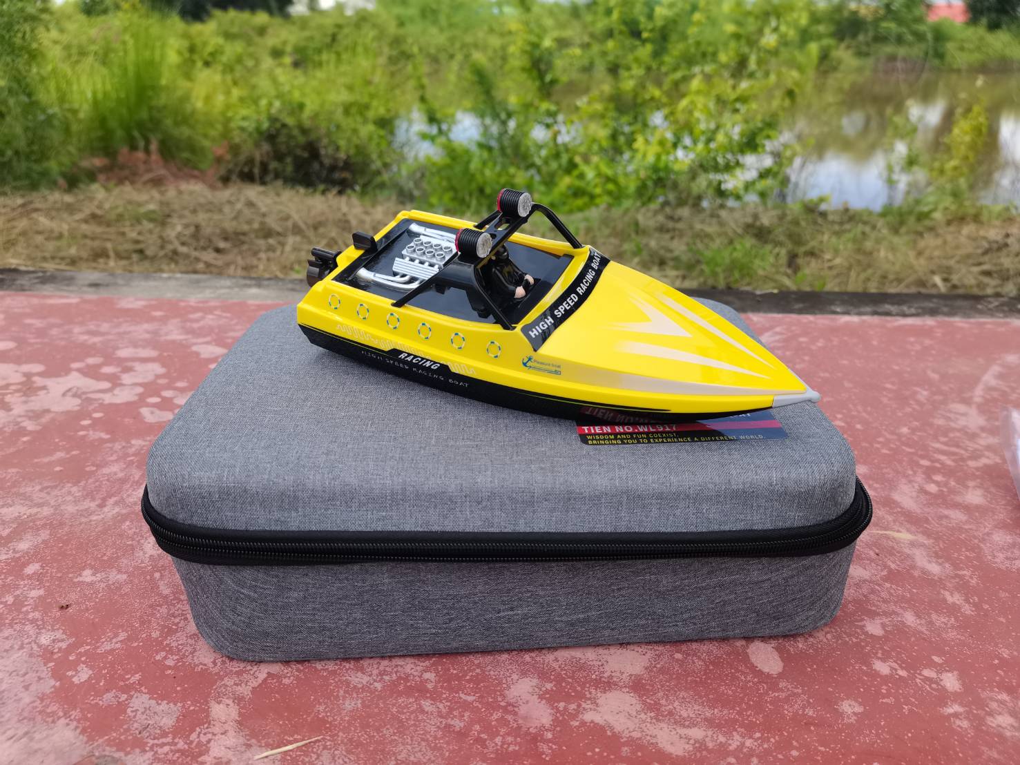 เรือบังคับวิทยุ แนวแข่งขัน WL-TOYS WL-917 RACHING ความเร็ว 16 KM/H วิทยุควบคุมแบบ 2.4 GHZ ขนาดเล็กกระทัดรัด ระบบขับเคลื่อนด้วยปั๊มน้ำแบบเทอร์โบเจ๊ด สินค้าชุดพร้อมเล่น