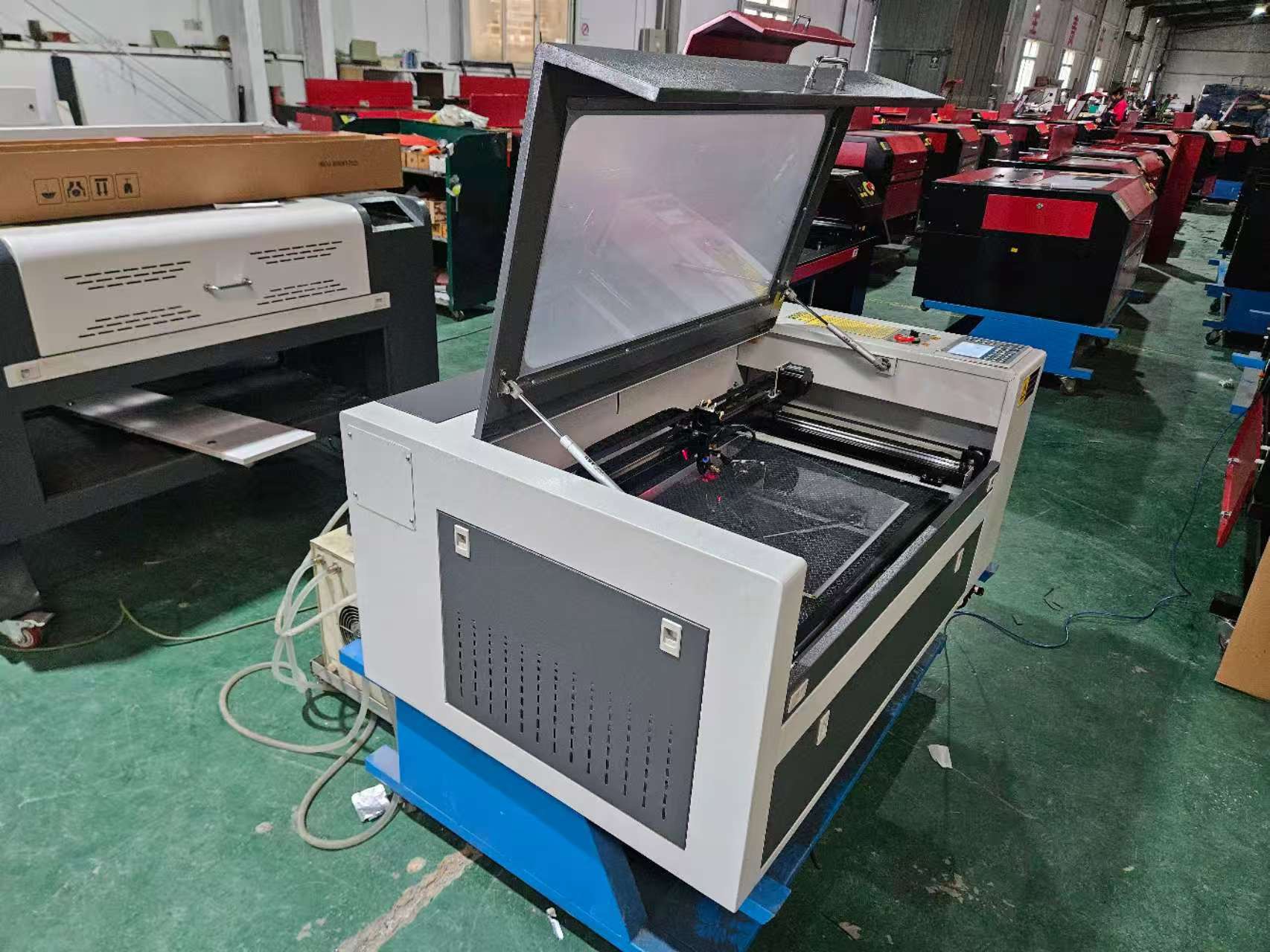 เครื่องแกะสลักยิงเลเซอร์รุ่น 4060B 60W สเป็คราชการ