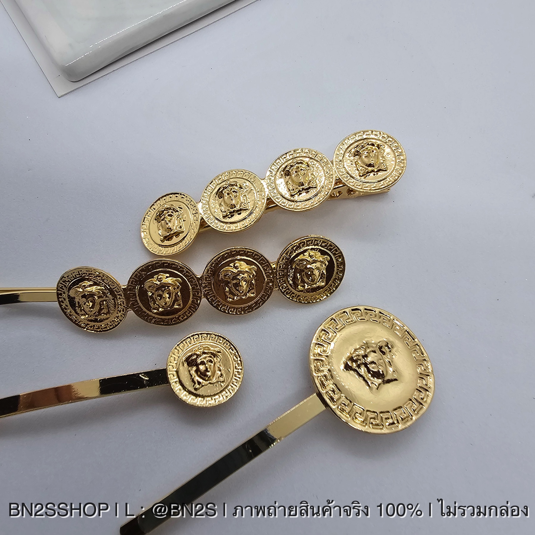 ชุดกิ๊บหนีบผม Versace Hair Clip 1 ชุด 4 ชิ้น งานสวยอะไหล่ทอง ราคาเบาๆ