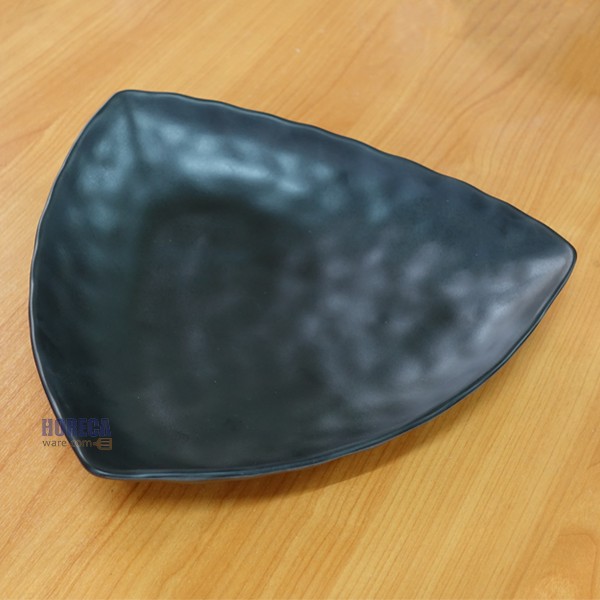 จานลึกทรงสามเหลี่ยมลายหิน 12นิ้ว ตราฟิกเกอร์