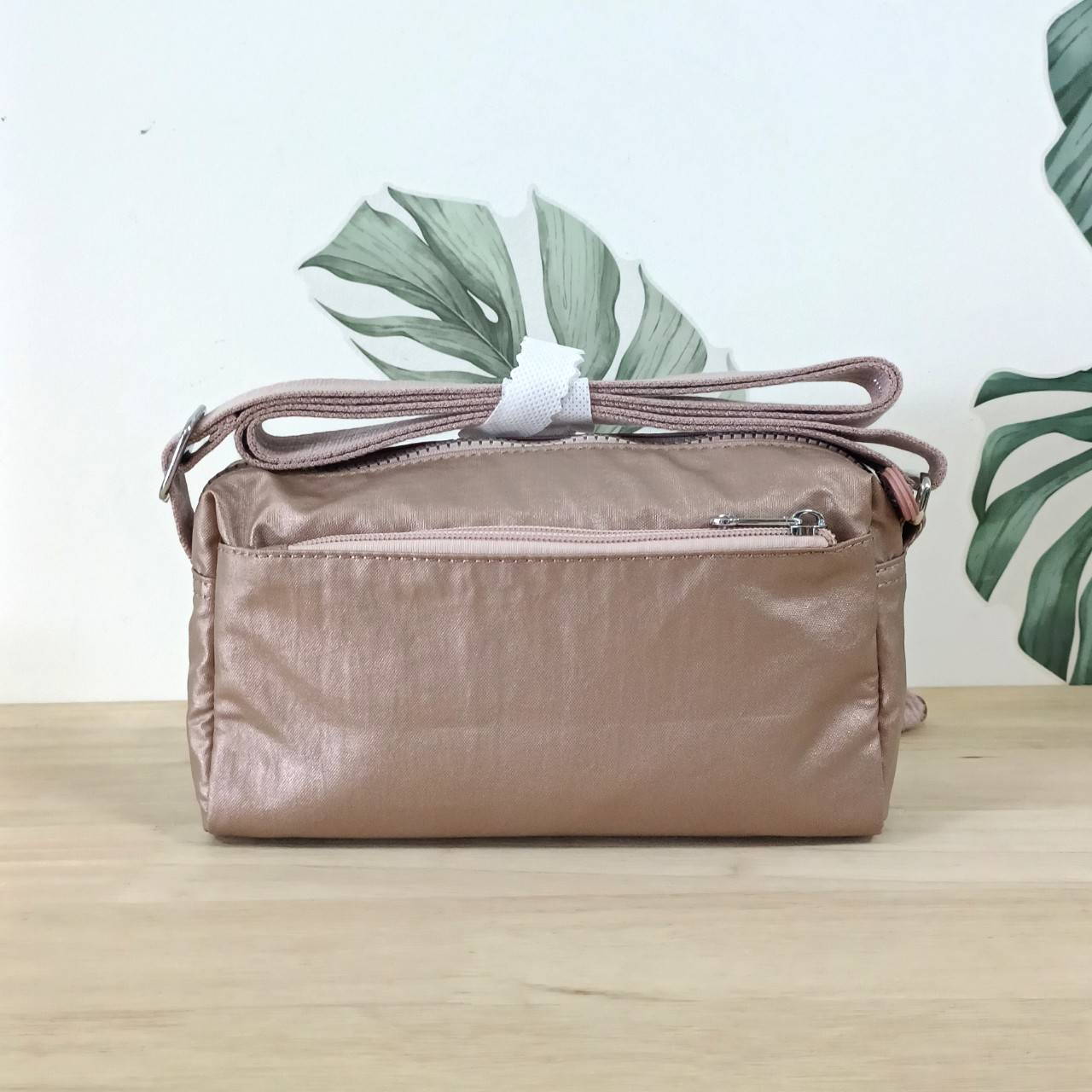 KIPLING คิปลิ้ง K16217 Seoul up sling bag คิปลิง กระเป๋าสะพายไหล่