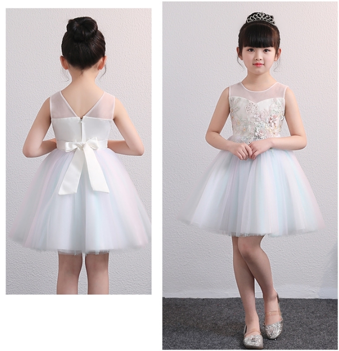 ชุดเดรสออกงานเด็กสีเขียวมิ้น ซีทรูตรงไหล่ งานปักดอกไม้สวย กระโปรงสีเขียวมิ้นแกมม่วงอมชมพู สีทรูโทน