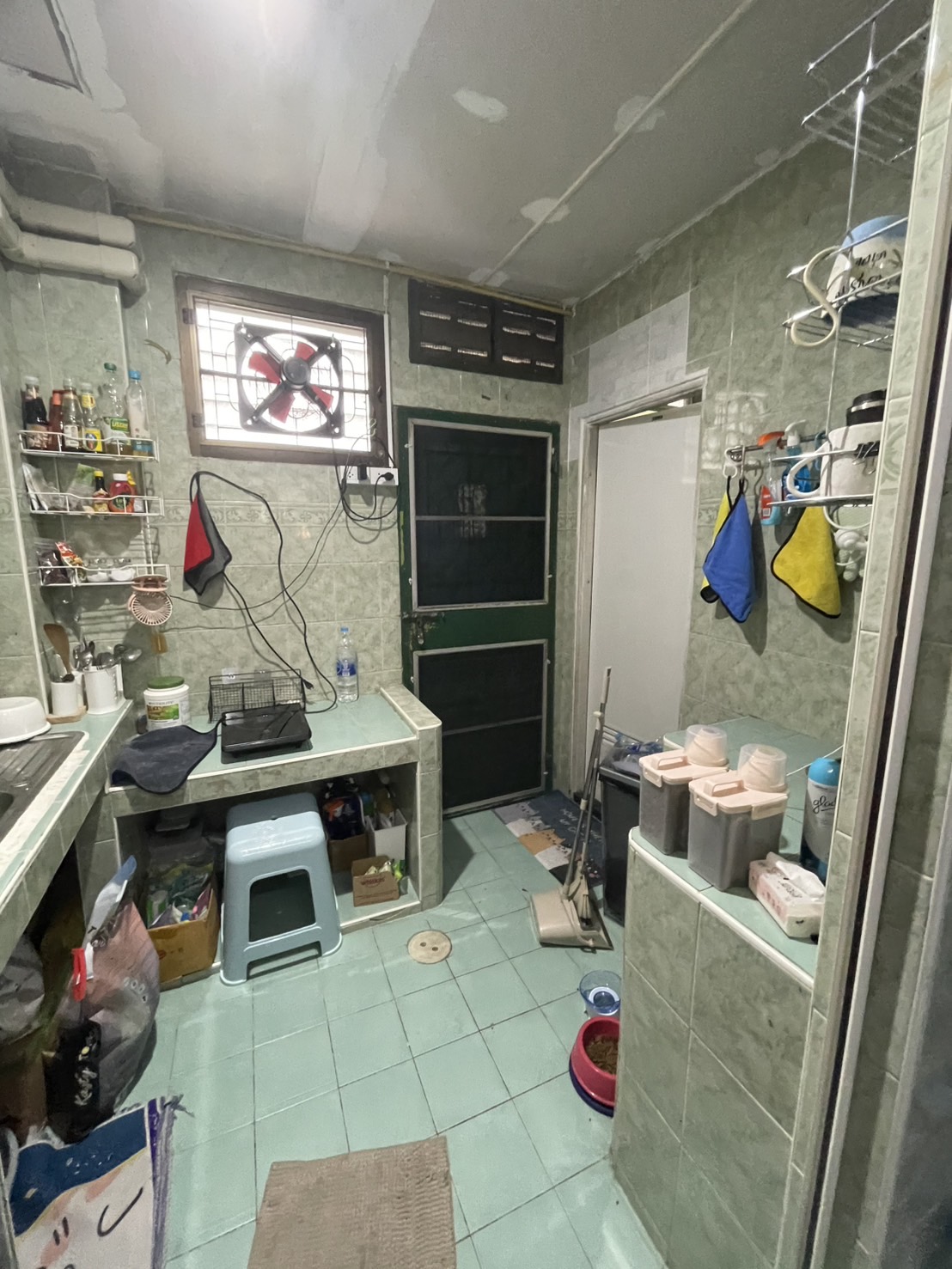 ขายอาคาร 15 ตารางวา 3 ชั้นต่อเติมเต็ม รามอินทรา671 เข้าซอย 150 เมตร ใกล้รถไฟฟ้า 200 เมตร(กม.6) 3นอน 3 น้ำ ใกล้ตลาด