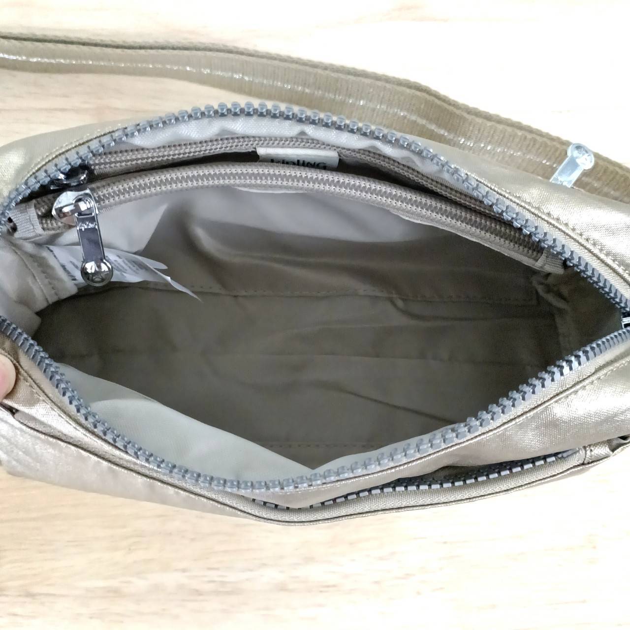 KIPLING คิปลิ้ง K16217 Seoul up sling bag คิปลิง กระเป๋าสะพายไหล่