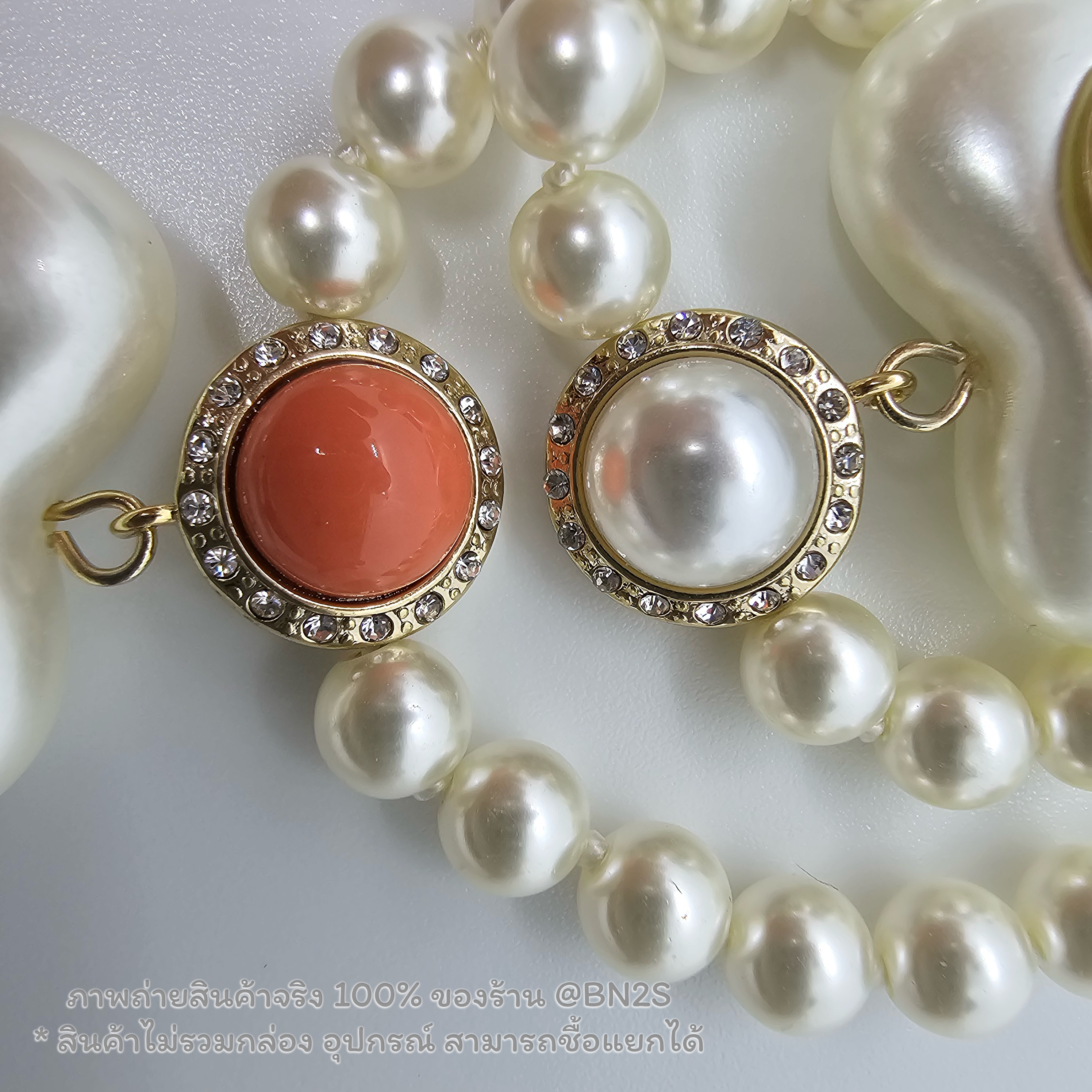 สีส้ม | CHANEL COCO MARK RHINESTONE สร้อยคอไข่มุก จี้หัวใจ ชา-แนล รุ่นฮิต ยอดนิยม งาน 1:1 ปั๊มทุกจุด ซูมดูได้เลย ไม่สวยกล้ารับประกัน ยาว 40 ซม. ปรับเพิ่มยาวสูงสุด 52 ซม. ฟรีถุงกระดาษ ซองซิปล๊อคโลโก้