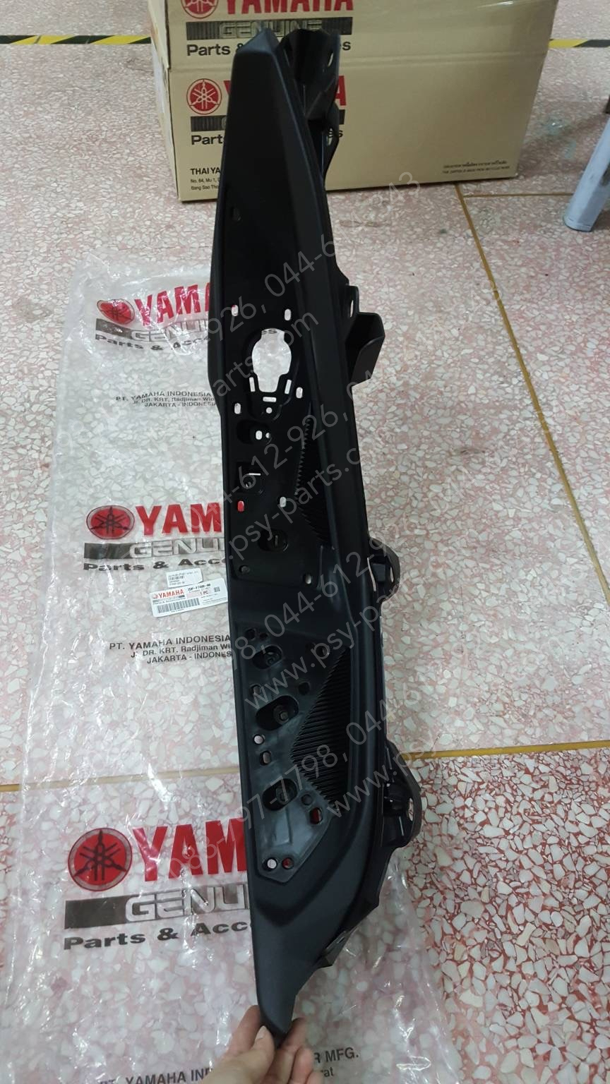 แผงรองพักเท้าหน้า NMAX แท้ๆ ด้านขวา 2DP-F7488-00