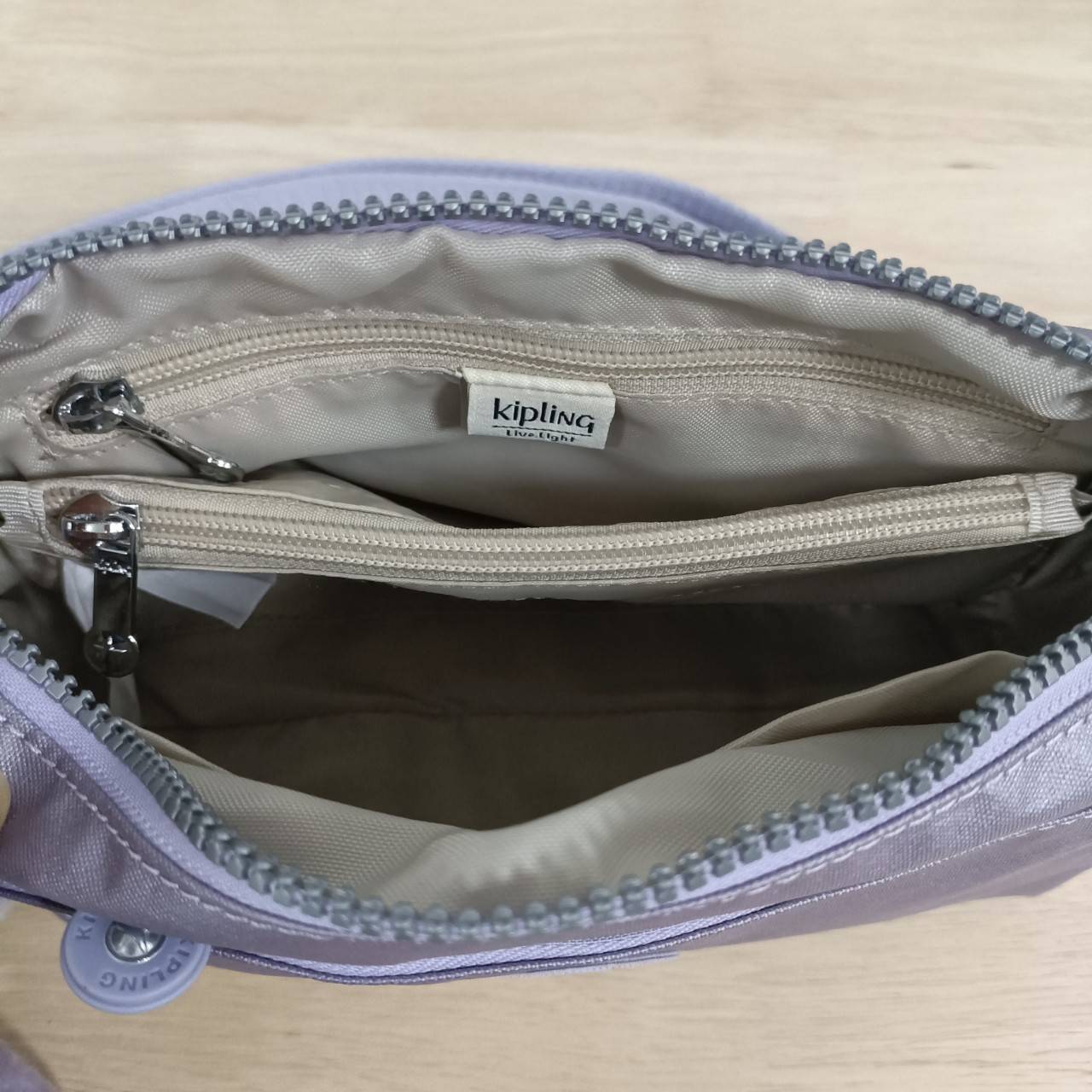 KIPLING คิปลิ้ง K16217 Seoul up sling bag คิปลิง กระเป๋าสะพายไหล่