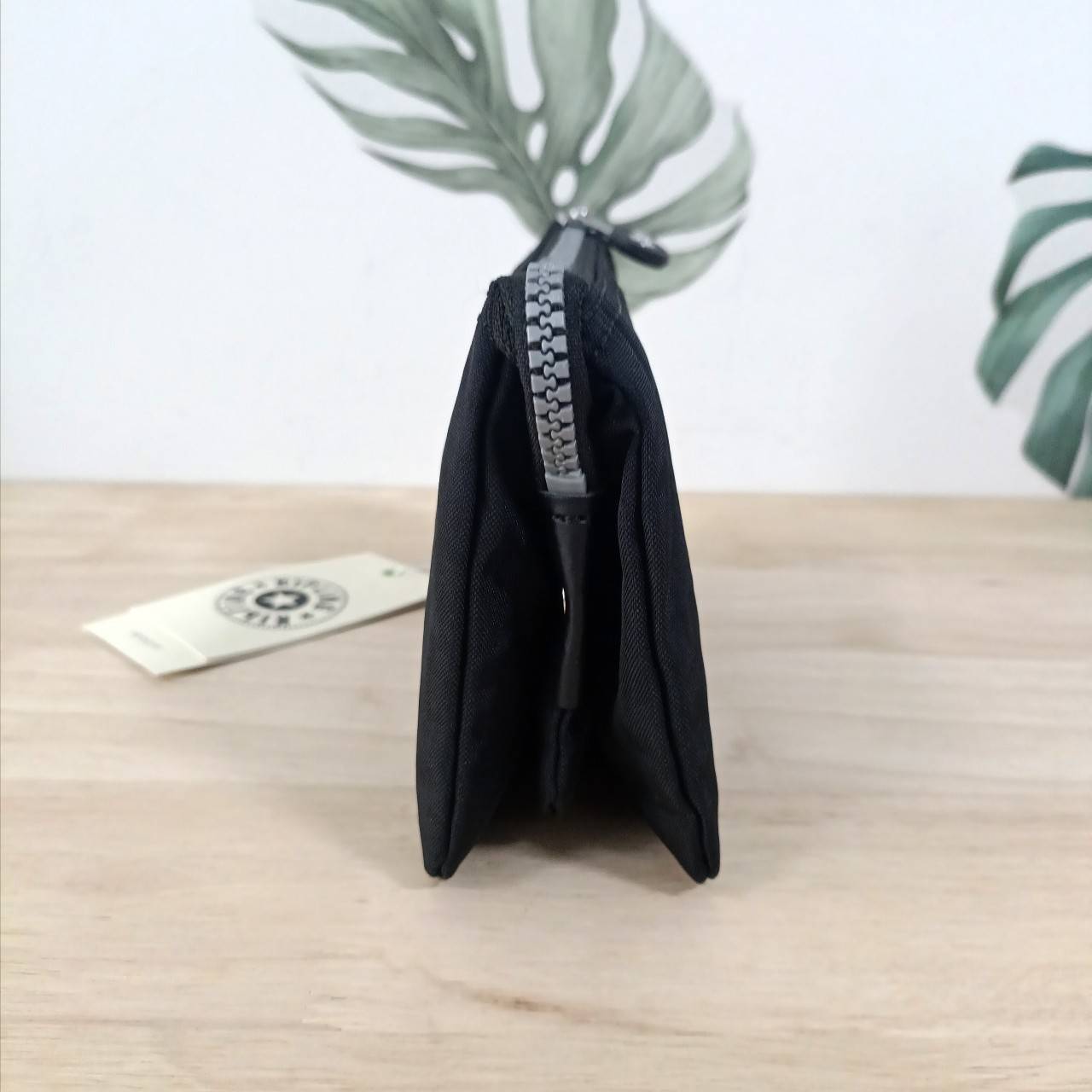 กระเป๋าคล้องมือ Kipling Creativity Large Pouch คิปลิ้ง