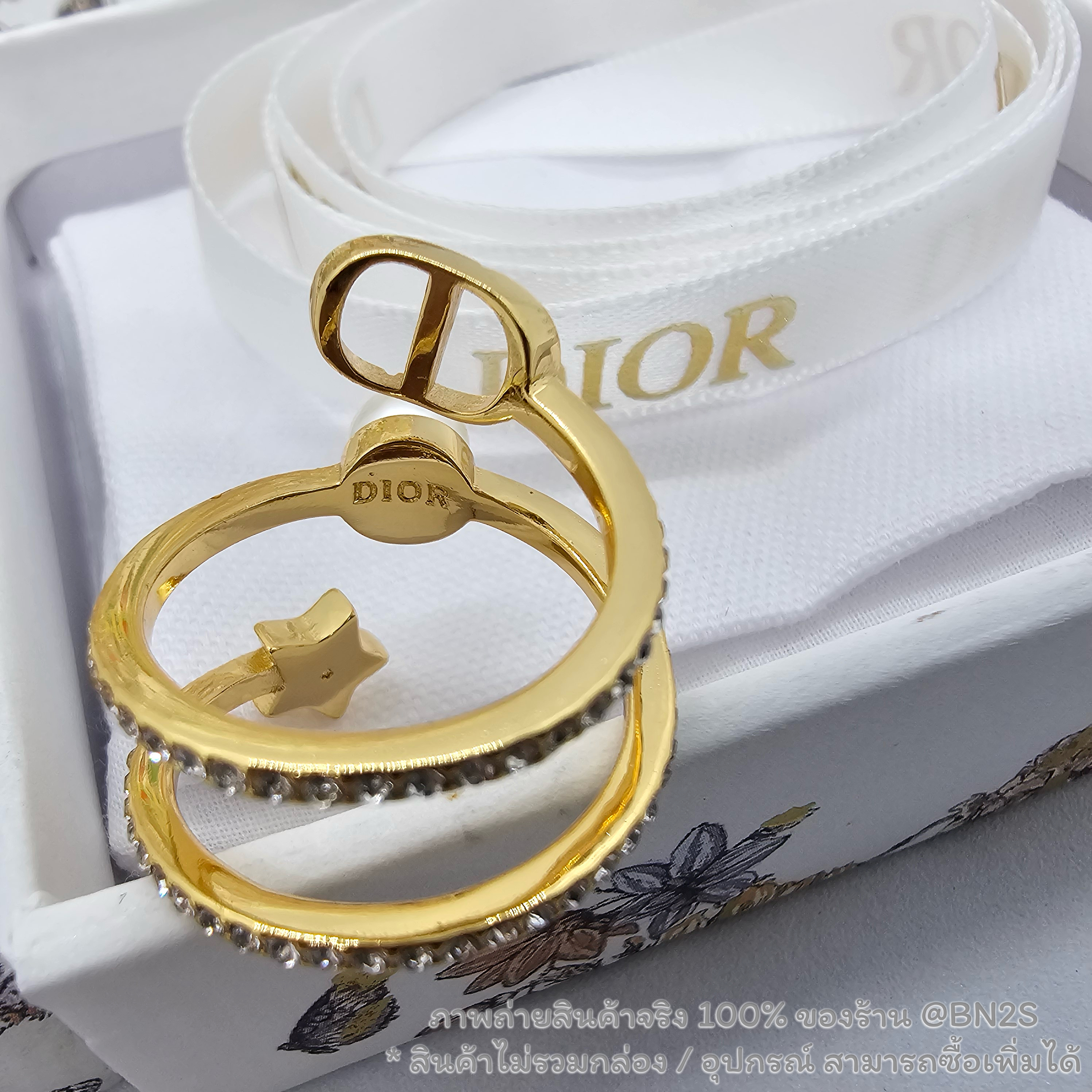 Dior [ออริ] CD STAR AND PEARL RING แหวนดิออ รูปเกลียวประดับดาว ไขมุก คริสตัล อะไหล่สีทอง งานสวยปั๊มด้านหลัง ภาพสินค้าจริง มีถุงซิปล็อค ถุงกระดาษให้ ไม่รวมกล่อง