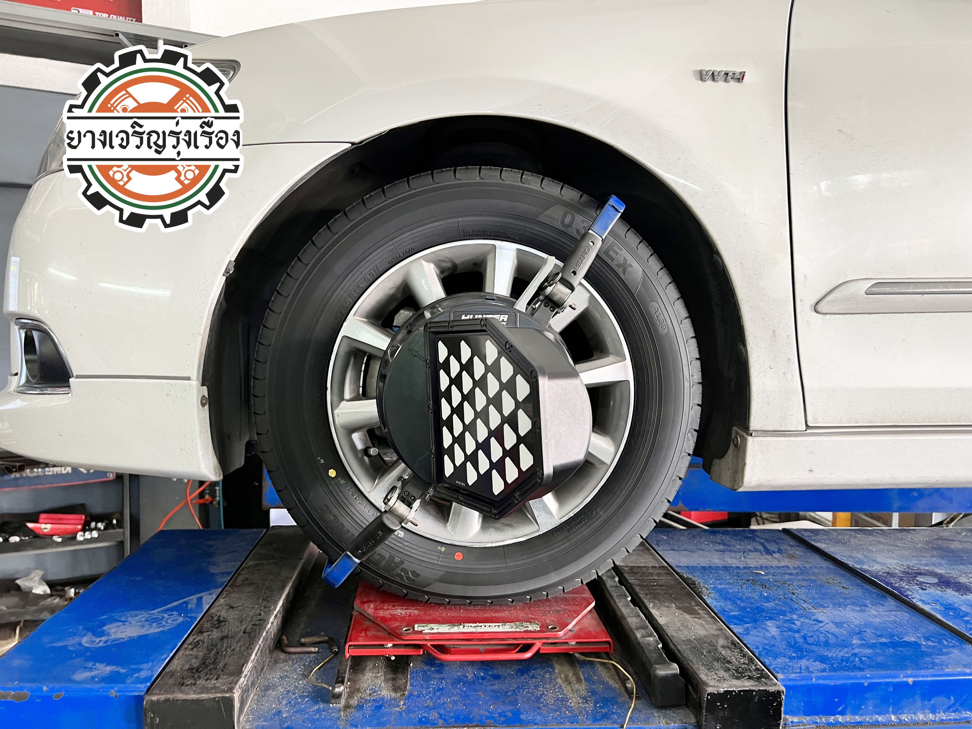 TOYOTA CAMRY เปลี่ยนยางรถยนต์ ขอยางผลิตญี่ปุ่น [+] ALLIANCE/AL30 030EX 99H*JAPAN (BY YOKOHAMA) ขนาด 215/60R16 𝙊𝙪𝙧 𝙎𝙚𝙧𝙫𝙞𝙘𝙚 บริการทางร้านเรารับทำอะไรบ้าง 🔧 ติดตั้งยางแบบไร้รอย 100% 🔧 บริการสลับยาง ตามอายุ 🔧 มียางรถยนต์ทุกยี่ห้อให้เลือกซื้อ 🔧 เช็คช่วงล่าง แก้ปัญหาให้ตรงจุด 🔧 บริการล้างลิ้นปีกผีเสื้อ 🔧 บริการเช็คระยะรถยนต์ 🔧 เปลี่ยนถ่ายของเหลวทั้งระบบ 🔧 ตั้งศูนย์ด้วยเครื่อง HUNTER นำเข้าจาก USA สอบถามข้อมูลเพิ่มเติม หรือนัดหมายเข้ารับบริการ Tel : 08-6569-1915 Tel : 08-6544-5963 Line id : @88rw Tiktok : https://www.tiktok.com/@88rwycrr Youtube : https://youtube.com/@88rw Facebook : https://www.facebook.com/otaninon Location : https://goo.gl/maps/HrNUAZXPN94KvxZ98?coh=178573&entry=tt #รถยนต์มีปัญหาไม่รู้ต้องแก้ตรงไหน ทางเรายินดี ตรวจหาปัญหาและหาวิธีแก้ บอกลูกค้าก่อนลงมือทำเสมอราคาเป็นธรรมไม่เอาเปรียบ สบายใจคุณลูกค้า ---------------------------------- ดูแลให้คำปรึกษาทุกปัญหาคาใจ ไม่ทิ้งลูกค้า มีบริการหลังการขาย 【ให้ผู้เชี่ยวชาญของเรา ดูแลรถคุณ】 ร้านยางเจริญรุ่งเรือง ยินดีต้อนรับครับ ---------------------------------- #โช๊คอัพรถยนต์ #monroe #yss #kayaba #profender #ร้านยางเจริญรุ่งเรือง #นนทบุรี #งามวงศ์วาน #amsfix #บริการช่วงล่างรถยนต์ #ซ่อมบำรุงช่วงล่าง #เซทอัพโช๊คอัพรถยนต์