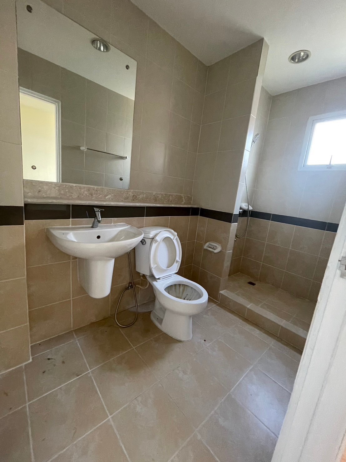 ขายบ้าน หมู่บ้านภุมรินทร์ 807/107 ติดสวนสาธารณะ ใกล้ห้างเซียร์รังสิต