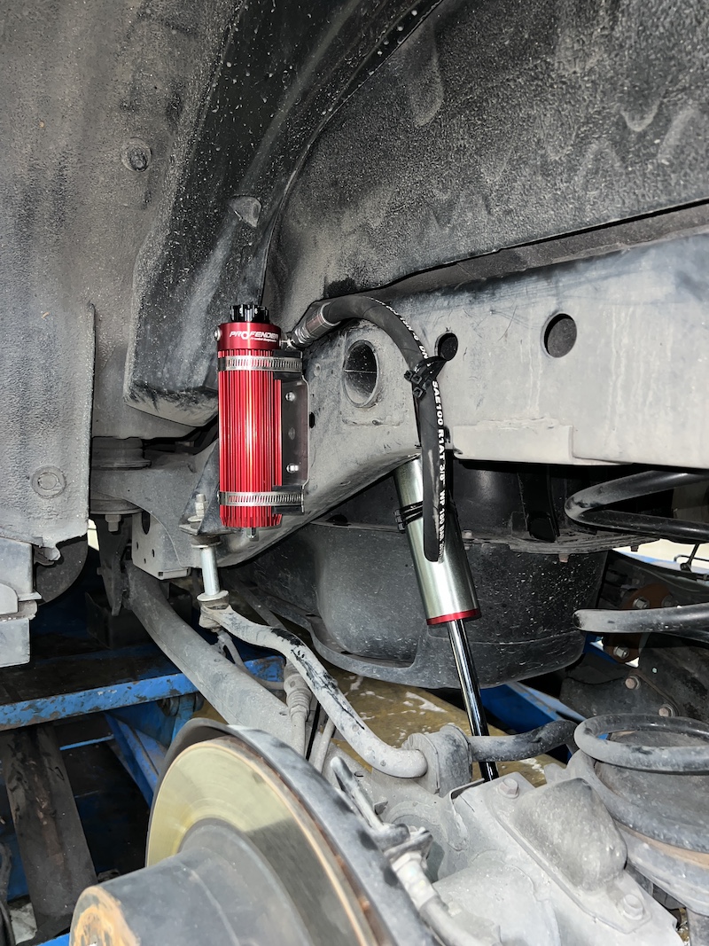 Pajero 2018 ติดตั้ง Profender ชุดผสมสมรรถนะสูง: ✅ คู่หน้า: Monotube 2.0 เน้นความทนทานและการตอบสนองที่รวดเร็ว ✅ คู่หลัง: Monotube Subtank ปรับความหนืดได้ 8 ระดับ เพื่อการควบคุมที่ละเอียดอ่อน สิ่งที่จะได้รับหลังจากติดตั้ง: หนึบ นิ่ง มั่นใจ: ด้วยระบบ Monotube ทั้งชุด ช่วยลดอาการโคลงเคลงและโยนตัวของรถได้อย่างชัดเจน ปรับได้ตามใจ: โช้คอัพหลัง Subtank ปรับความหนืดได้ 8 ระดับ ให้คุณเลือกฟีลลิ่งการขับขี่ได้ตามสไตล์ (นุ่มสบาย/หนึบแน่น) ระบายความร้อนยอดเยี่ยม: กระบอก Subtank ช่วยเพิ่มปริมาณน้ำมันและระบายความร้อนได้ดี ทำให้สมรรถนะคงที่แม้เดินทางไกล ทนทานคุ้มค่า: โช้คอัพสามารถเปิดซ่อมบำรุงได้ตลอดอายุการใช้งาน เหมาะสำหรับใคร? เจ้าของ Pajero ที่ใช้งานหลากหลาย ทั้งในเมืองและเดินทางไกล ผู้ที่ต้องการความสมดุลของช่วงล่างที่สามารถปรับจูนได้ 👉 เปลี่ยนฟีลลิ่งการขับขี่ของคุณให้ดีกว่าเดิม! นัดหมายติดตั้งได้เลยครับ 📌 สอบถามข้อมูลเพิ่มเติม หรือนัดหมายเข้ารับบริการ ☎️ : 08-6569-1915 ☎️ : 08-6544-5963 💬 Line id : @88rw 📍 Location : https://goo.gl/maps/HrNUAZXPN94KvxZ98 🌐 Facebook : https://www.facebook.com/88rwtire #Mitsubishi #Pajero #Profender #Monotube #Subtank #โช้คอัพ #ช่วงล่าง #ยางเจริญรุ่งเรือง #นนทบุรี #งามวงศ์วาน