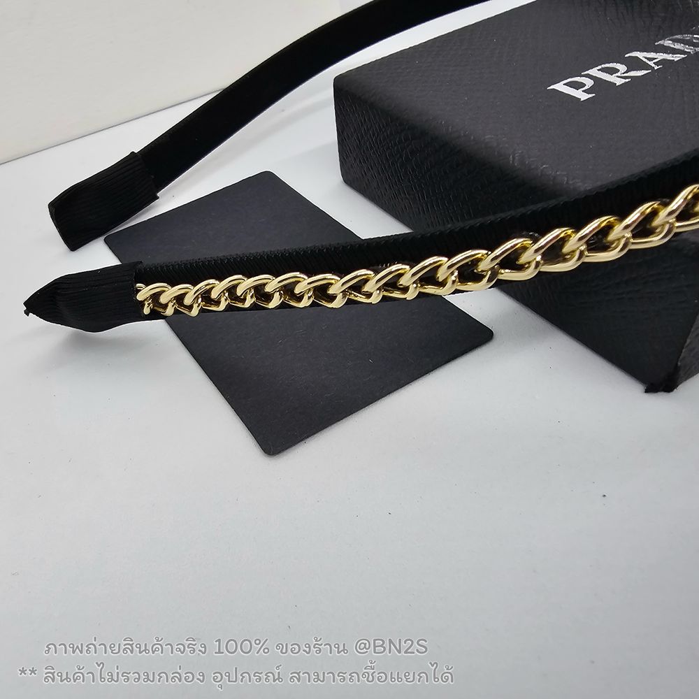PRADA Symbole Headband ที่คาดผมปราด้า งานสวยโซ่เปีย ติดเพลทโลโก้ อะไหล่สีเงิน งานสวย พร้อมส่งในไทย ไม่ต้องรอนาน