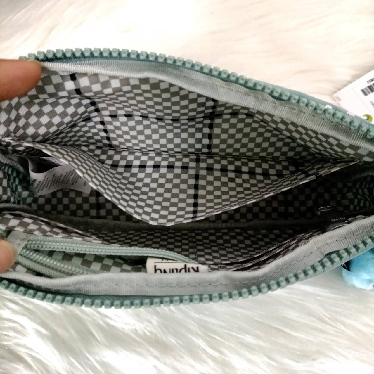 KIPLING กระเป๋าสตางค์ซิปรอบ ใบยาว Seoul up clutch & sling bag