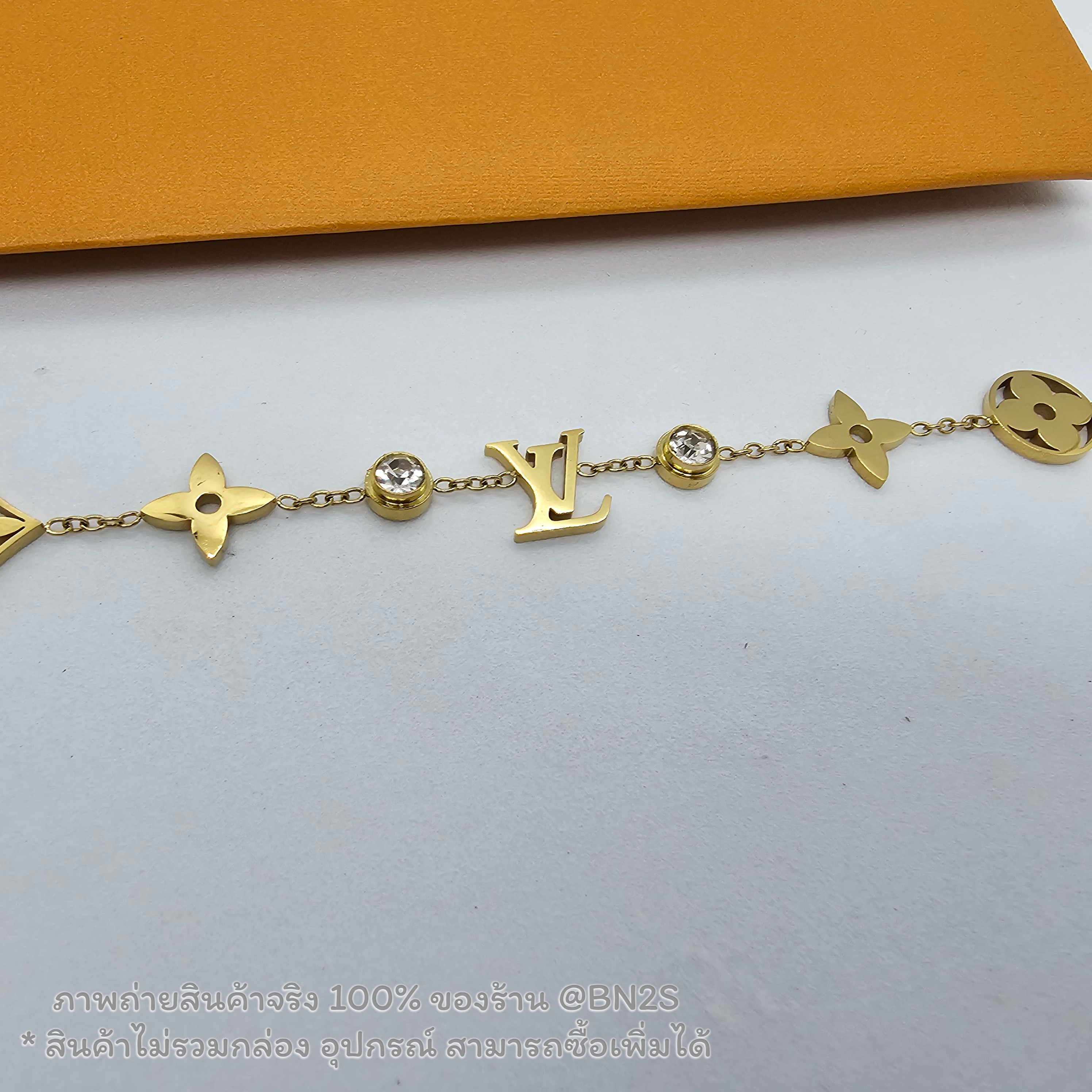 สร้อยข้อมือหลุยส์ Louis Vuitton Monogram Chain Bracelet อะไหล่สีทอง ประดับคริสตัล สายโซ่ ลายโมโนแกรม พร้อมส่งในไทย