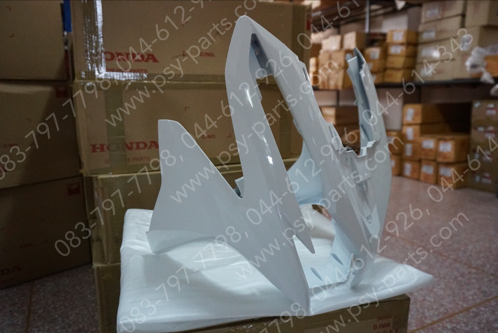 หน้ากากไฟหน้า CLICK 125-I แท้ๆ สีขาว (H196) 64301-KZR-700ZC