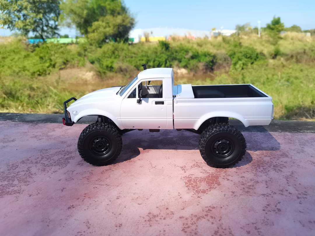 รถบังคับวิทยุ WPL C24 RTR RC CAR 2.4GHZ ระบบ 4x4 4WD TOYOTA HILUX สินค้าชุดพร้อมเล่น