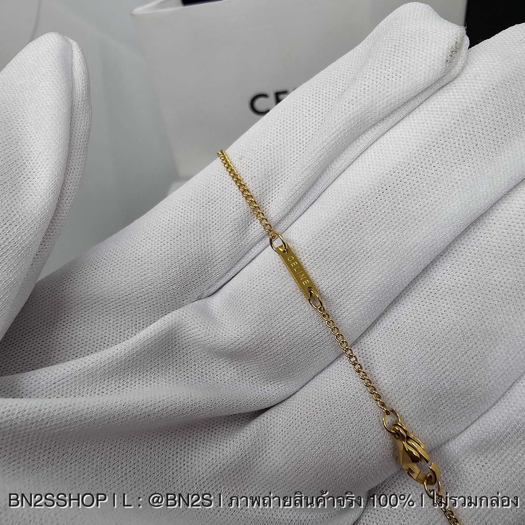 Celine Triomphe plate Necklace สร้อยคอห้อยป้ายเพลทซีลีน สีทอง งานสวย