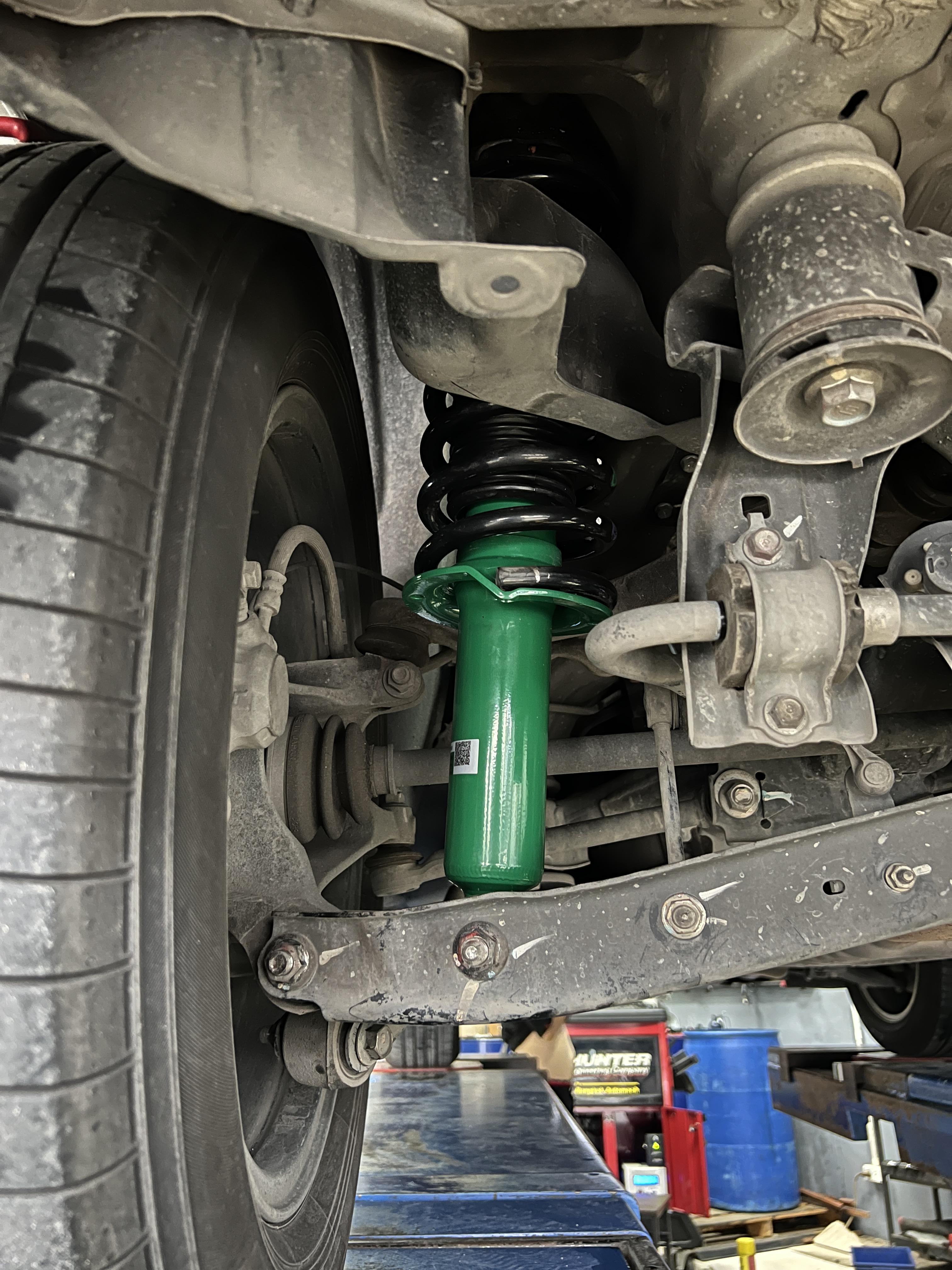 SUBARU FORESTER เข้ามาให้เช็คช่วงล่างพบโช้คอัพเสื่อมตามอายุ จะเปลี่ยนโช้คอัพทั้งที เลือกใช้งานของดีไปเลย [+] TEIN ENDURA PRO พร้อมอะไหล่ทั้งชุด *เพื่อความสะดวกในการรับบริการ นัดหมายเวลาก่อนเข้ารับบริการทุกครั้งครับ 𝙊𝙪𝙧 𝙎𝙚𝙧𝙫𝙞𝙘𝙚 บริการทางร้านเรารับทำอะไรบ้าง 🔧 มียางรถยนต์ทุกยี่ห้อให้เลือกซื้อ 🔧 โช้คอัพ สปริง 🔧 เช็คช่วงล่าง แก้ปัญหาให้ตรงจุด 🔧 ติดตั้งยางแบบไร้รอย 100% 🔧 บริการสลับยาง ตามอายุ 🔧 บริการล้างลิ้นปีกผีเสื้อ 🔧 บริการเช็คระยะรถยนต์ 🔧 เปลี่ยนถ่ายของเหลวทั้งระบบ 🔧 ตั้งศูนย์ด้วยเครื่อง HUNTER นำเข้าจาก USA สอบถามข้อมูลเพิ่มเติม หรือนัดหมายเข้ารับบริการ ☎️ : 08-6569-1915 ☎️ : 08-6544-5963 Line id : @88rw Tiktok : https://www.tiktok.com/@88rwycrr Youtube : https://youtube.com/@88rw Facebook : https://www.facebook.com/88rwtire Location : https://goo.gl/maps/HrNUAZXPN94KvxZ98?coh=178573&entry=tt #รถยนต์มีปัญหาไม่รู้ต้องแก้ตรงไหน ทางเรายินดี ตรวจหาปัญหาและหาวิธีแก้ บอกลูกค้าก่อนลงมือทำเสมอราคาเป็นธรรมไม่เอาเปรียบ สบายใจคุณลูกค้า ร้านยางเจริญรุ่งเรือง ยินดีต้อนรับครับ