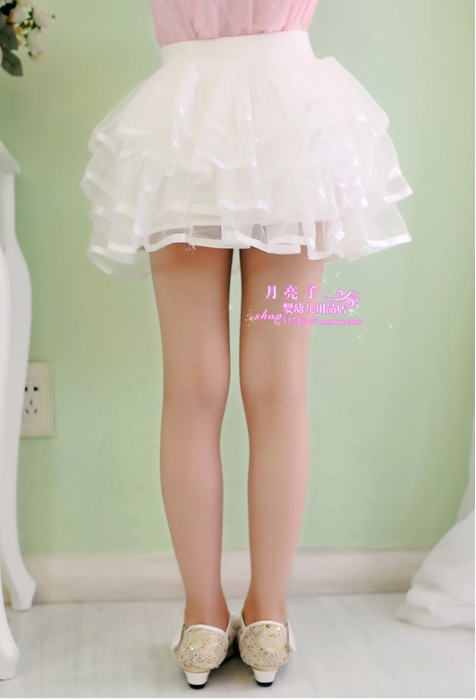 กระโปรงสีขาว ซ้อนหลายชั้น พลิ้วสวยหวาน