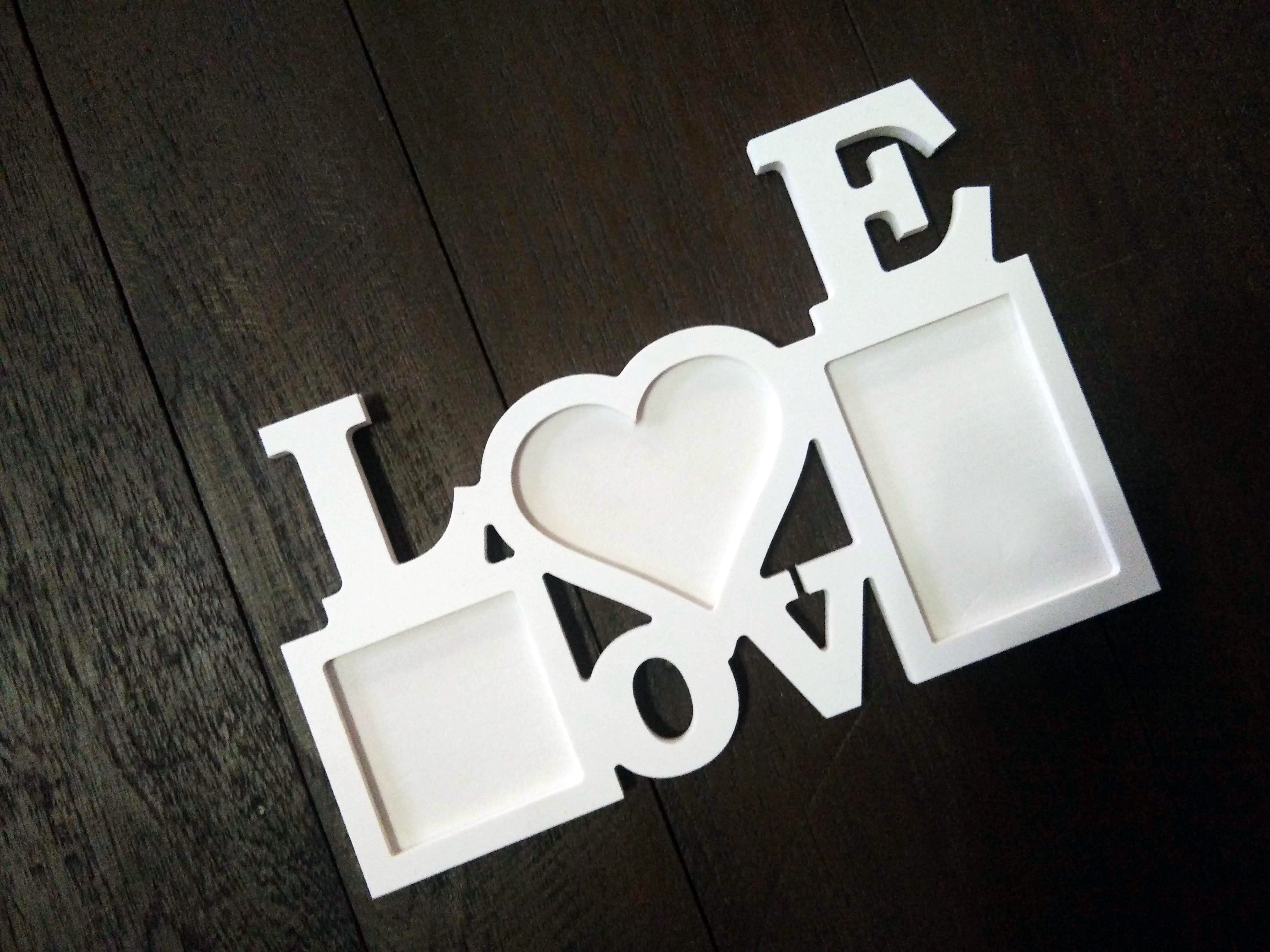 กรอบรูป Love ขนาด 28x25 cm
