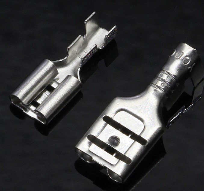 หางปลา 4.8 mm. พร้อมเปลือกหุ้ม female crimp terminal connector with transparent sheath inserted spring 4.8mm insulation plug spring insert pure copper tinned