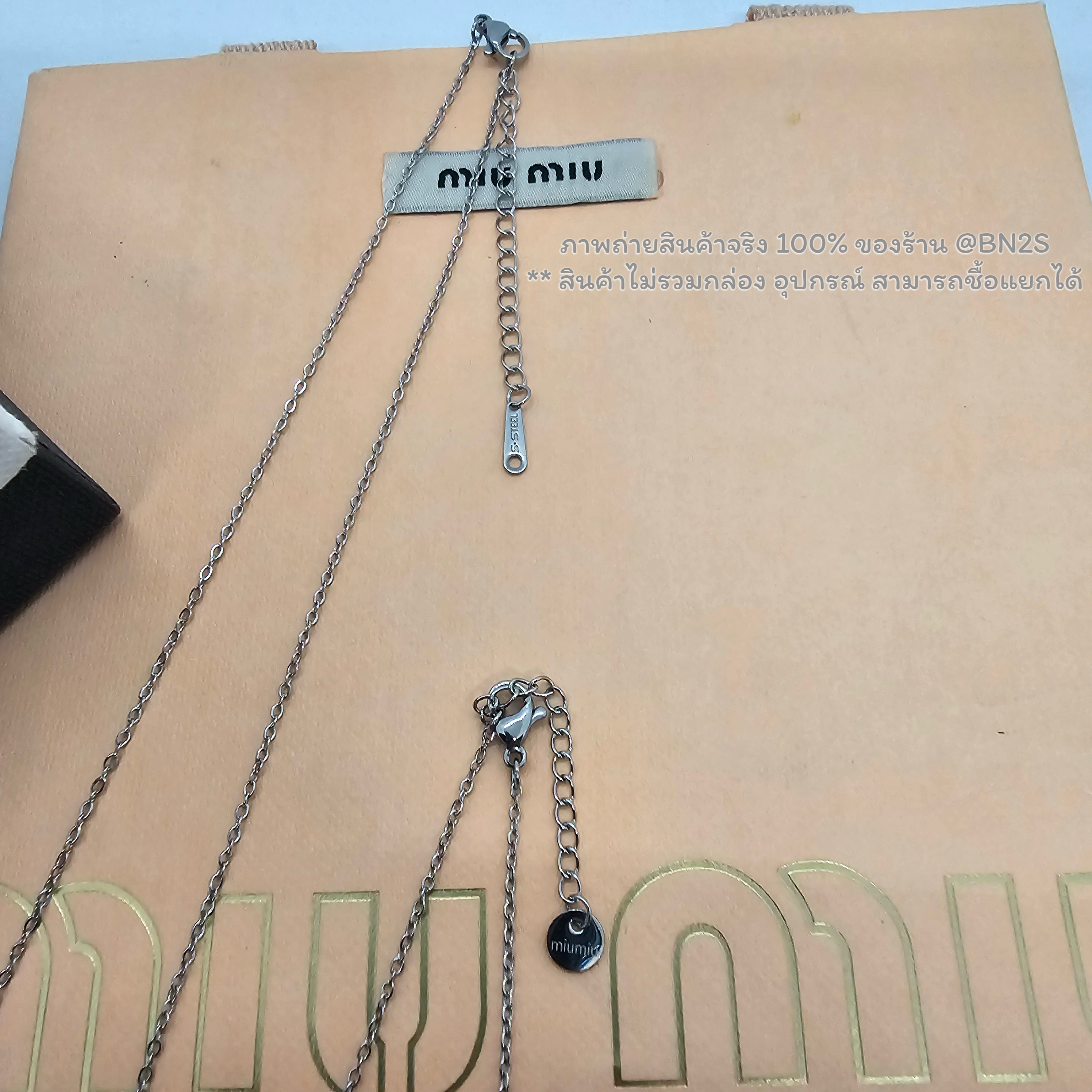 MIU MIU Crystal-embellished Logo Bracelet สร้อยแขน มิว มิว ประดับโลโก้ MIU ฝังคริสตัล ด้านหลังปั๊มโลโก้
