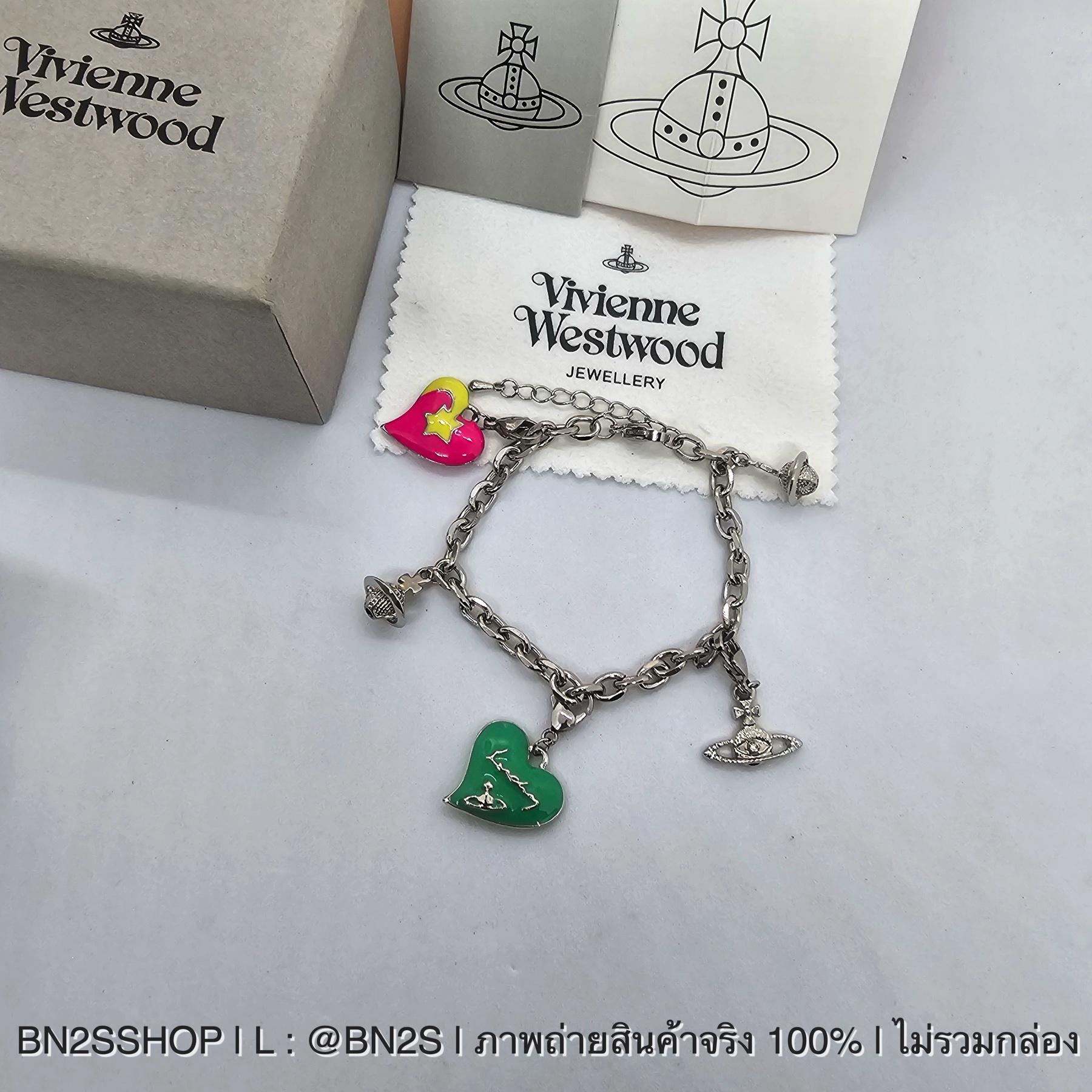 Vivienne Westwood Orb Charm สร้อยข้อมือ ห้อจี้ชาร์มหัวใจ ดาวเสาร์