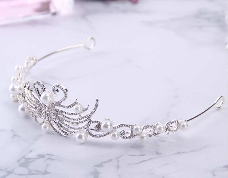 มงกุฏรองเบอร์ รูปหงษ์คู่ประดับมุข แบบปักกิ๊บแน่น ขนาด กว้าง 12 สูง 4 ซม.