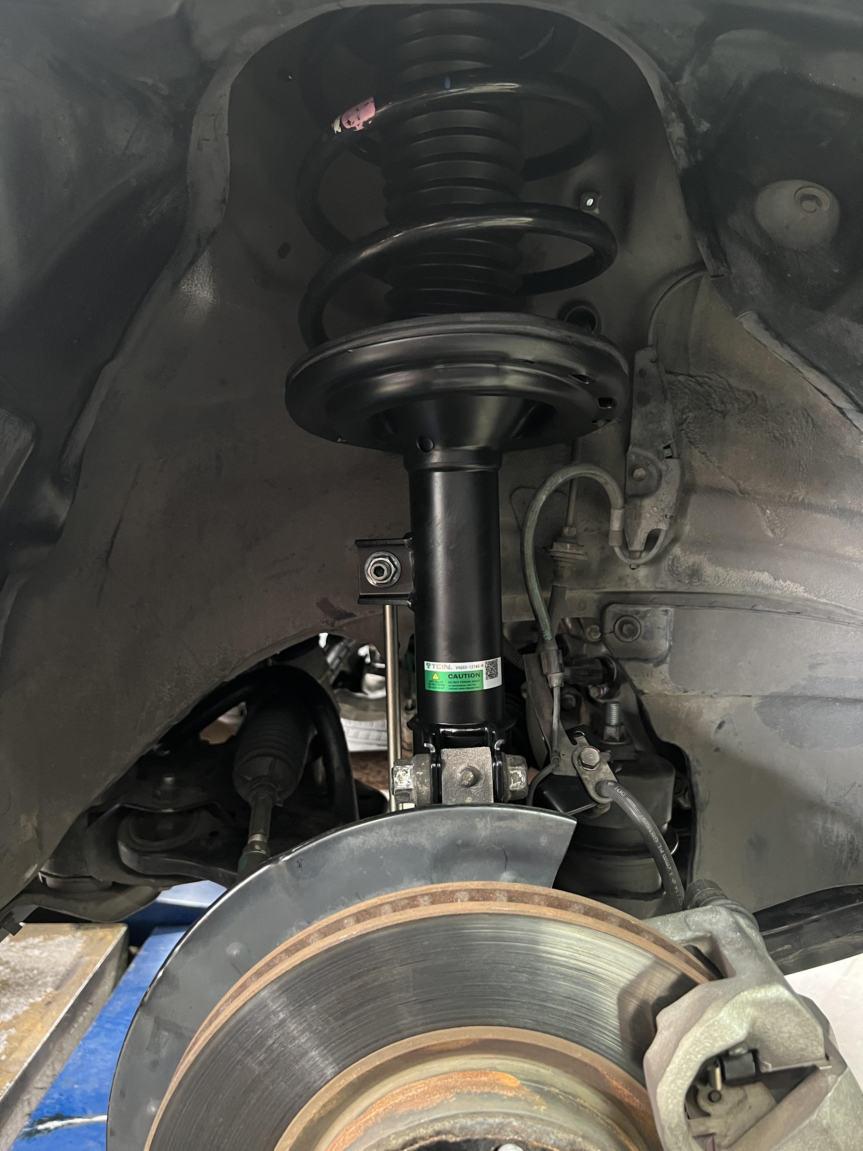 TOYOTA CAMRY ACV50 เปลี่ยนโช้คอัพ [+] TEIN ENDURA PRO BASIC สอบถามข้อมูลเพิ่มเติม หรือ นัดหมายเข้ารับบริการ โทร. 08-6569-1915 Location : https://goo.gl/maps/HrNUAZXPN94KvxZ98? รถยนต์มีปัญหาไม่รู้ต้องแก้ตรงไหน ทางเรายินดี ตรวจหาปัญหาและหาวิธีแก้ บอกลูกค้าก่อนลงมือทำเสมอด้วยราคาเป็นธรรม เวลาบริการ วันจันทร์-วันอาทิตย์ 09:00 น. - 17.30 น. #toyotacamry #TeinEnduraproBasic #โช้คอัพ #ช่วงล่าง #โช๊ค #ยางรถยนต์