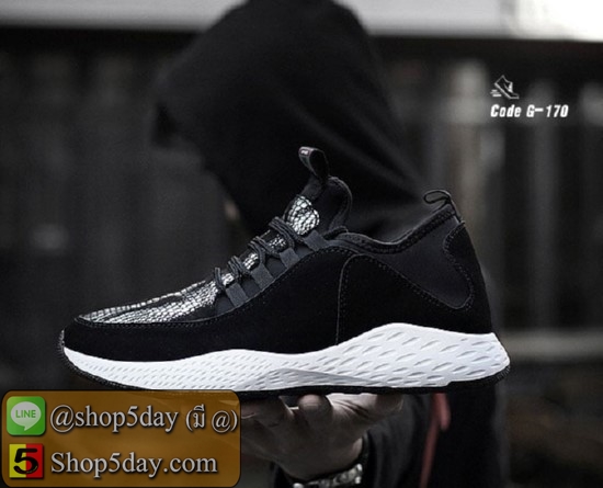 รองเท้าผ้าใบยอดฮิต ผ้ายืดหยุ่นดี นิ่มมาก (เงิน-ดำ)