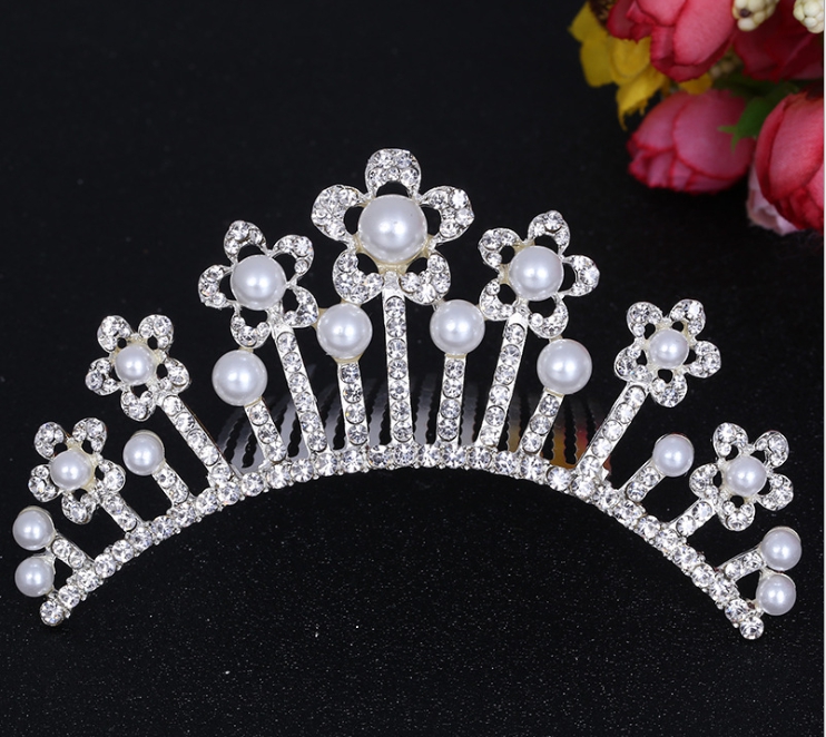 มงกุฏรูปดอกไม้ประดับมุข เพชรสวยโดดเด่นสวยงาม ขนาดกว้าง11.5 สูง 4.5ซม. แบบหวีปักง่าย #พร้อมส่ง
