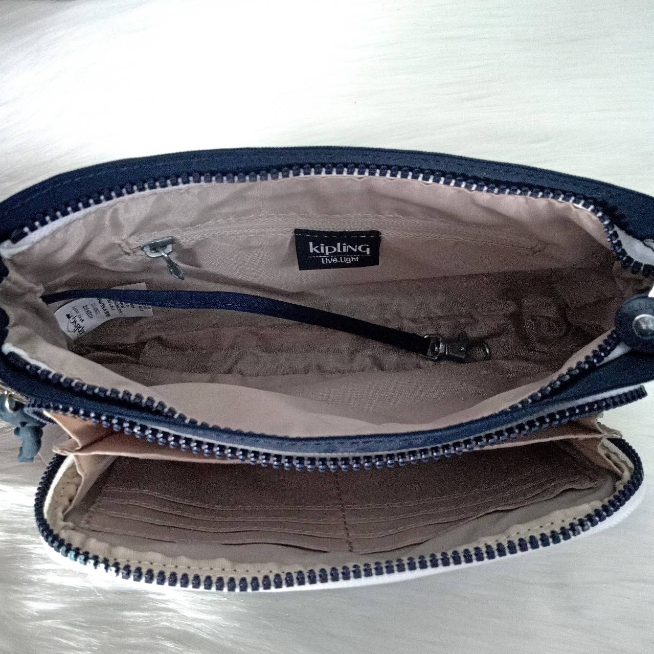 กระเป๋าสะพาย Kipling คิปลิ้ง คิบลิง KIPLING Basic MYRTE Convertible bag