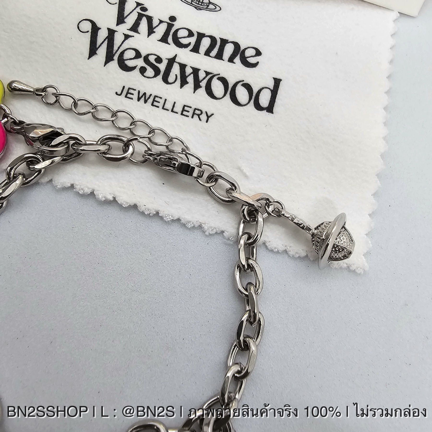Vivienne Westwood Orb Charm สร้อยข้อมือ ห้อจี้ชาร์มหัวใจ ดาวเสาร์
