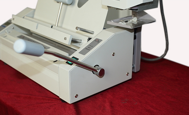 เครื่องเข้าเล่มสันกาวอัตโนมัติระบบดิจิตอลยี่ห้อDocon รุ่น DC30+