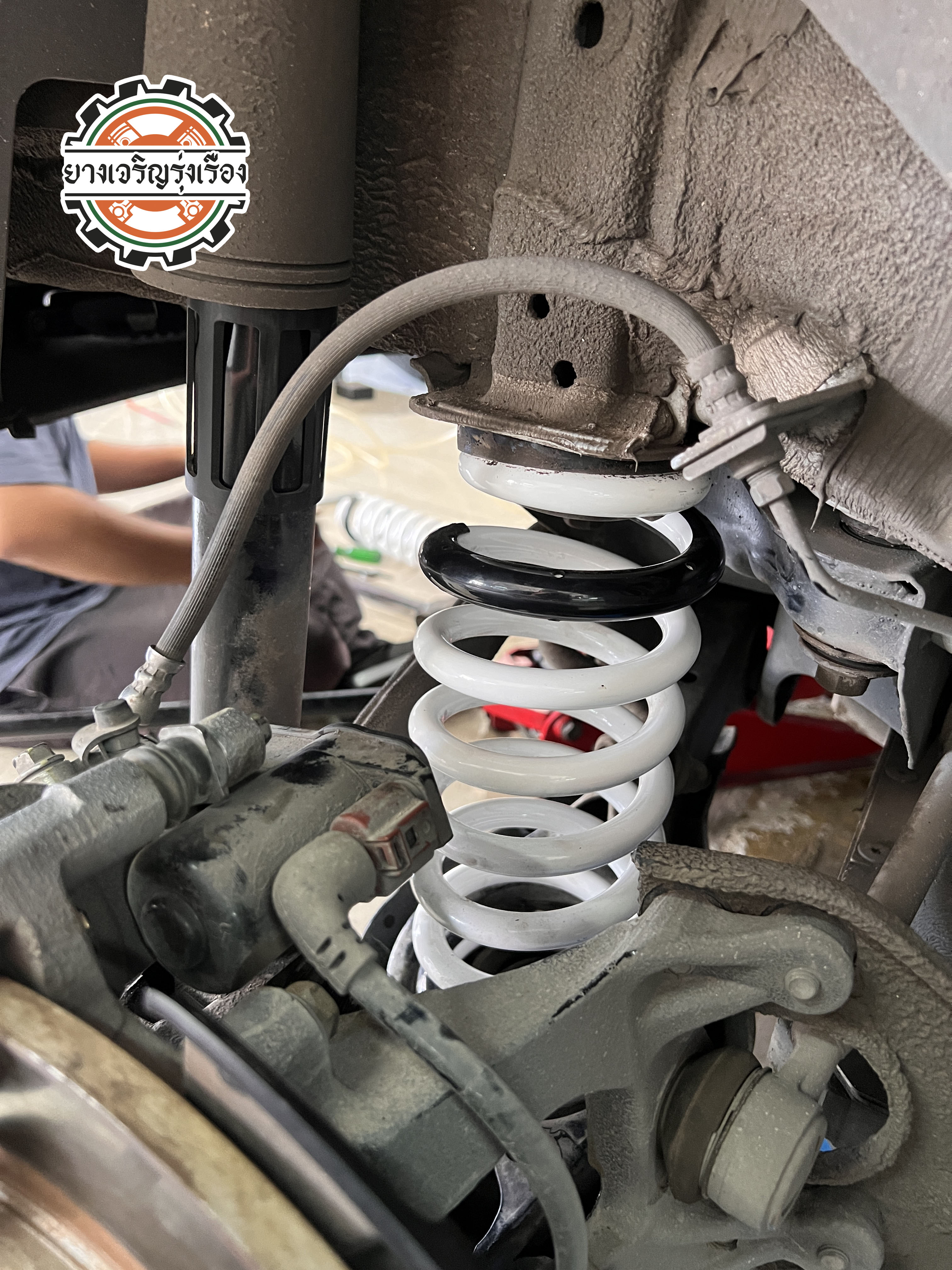 BYD ATTO 3 ต้องการเปลี่ยน Spring เพิ่มความมั่นใจในการขับขี่ โทร.086-569-1915 [+] YSS COMFORT SERIES [WHITE] 𝙊𝙪𝙧 𝙎𝙚𝙧𝙫𝙞𝙘𝙚 บริการทางร้านเรารับทำอะไรบ้าง 🔧 ติดตั้งยางแบบไร้รอย 100% 🔧 บริการสลับยาง ตามอายุ 🔧 มียางรถยนต์ทุกยี่ห้อให้เลือกซื้อ 🔧 เช็คช่วงล่าง แก้ปัญหาให้ตรงจุด 🔧 บริการล้างลิ้นปีกผีเสื้อ 🔧 บริการเช็คระยะรถยนต์ 🔧 เปลี่ยนถ่ายของเหลวทั้งระบบ 🔧 ตั้งศูนย์ด้วยเครื่อง HUNTER นำเข้าจาก USA สอบถามข้อมูลเพิ่มเติม หรือนัดหมายเข้ารับบริการ Tel : 08-6569-1915 Tel : 08-6544-5963 Line id : @88rw Tiktok : https://www.tiktok.com/@88rwycrr Youtube : https://youtube.com/@88rw Facebook : https://www.facebook.com/88rwtire Location : https://goo.gl/maps/HrNUAZXPN94KvxZ98?coh=178573&entry=tt #รถยนต์มีปัญหาไม่รู้ต้องแก้ตรงไหน ทางเรายินดี ตรวจหาปัญหาและหาวิธีแก้ บอกลูกค้าก่อนลงมือทำเสมอราคาเป็นธรรมไม่เอาเปรียบ สบายใจคุณลูกค้า ---------------------------------- ดูแลให้คำปรึกษาทุกปัญหาคาใจ ไม่ทิ้งลูกค้า มีบริการหลังการขาย 【ให้ผู้เชี่ยวชาญของเรา ดูแลรถคุณ】 ร้านยางเจริญรุ่งเรือง ยินดีต้อนรับครับ ---------------------------------- #โช๊คอัพรถยนต์ #monroe #yss #kayaba #profender #ร้านยางเจริญรุ่งเรือง #นนทบุรี #งามวงศ์วาน #amsfix #บริการช่วงล่างรถยนต์ #ซ่อมบำรุงช่วงล่าง #เซทอัพโช๊คอัพรถยนต์
