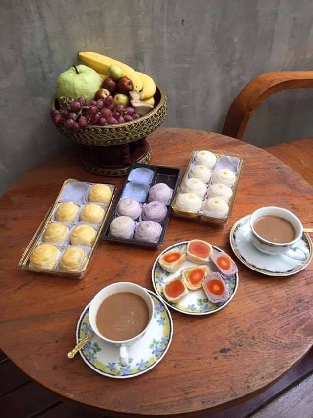 ขนมเปี๊ยะกล่องใหญ่ 16 ลูก