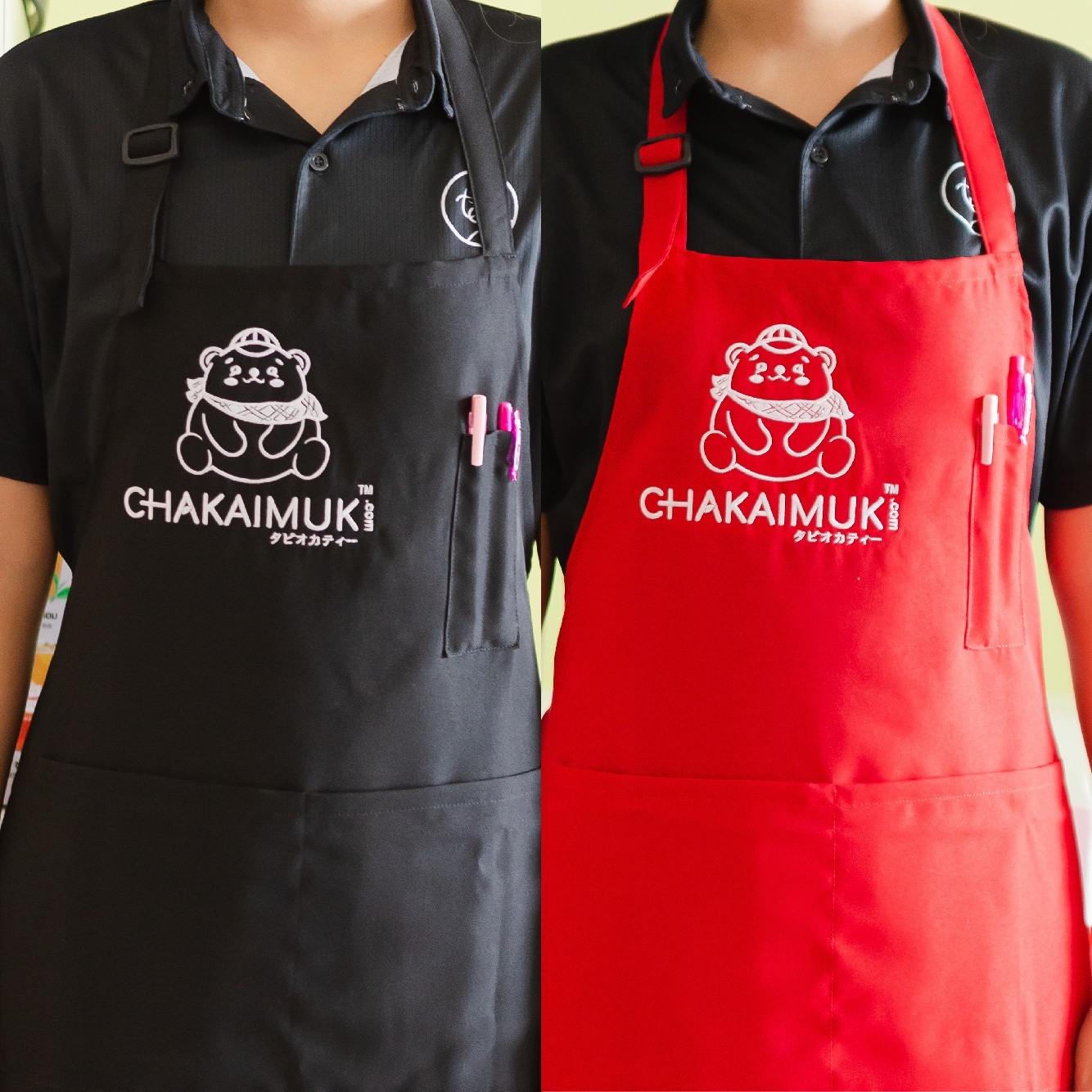 ผ้ากันเปื้อน Ckakaimuk 2024 ผ้า โซล่อน ปักโลโก้ น้องหมี ชาไข่มุก ทรงเต็มตัว ฟรีไซส์ บรรจุ 1 ชิ้น