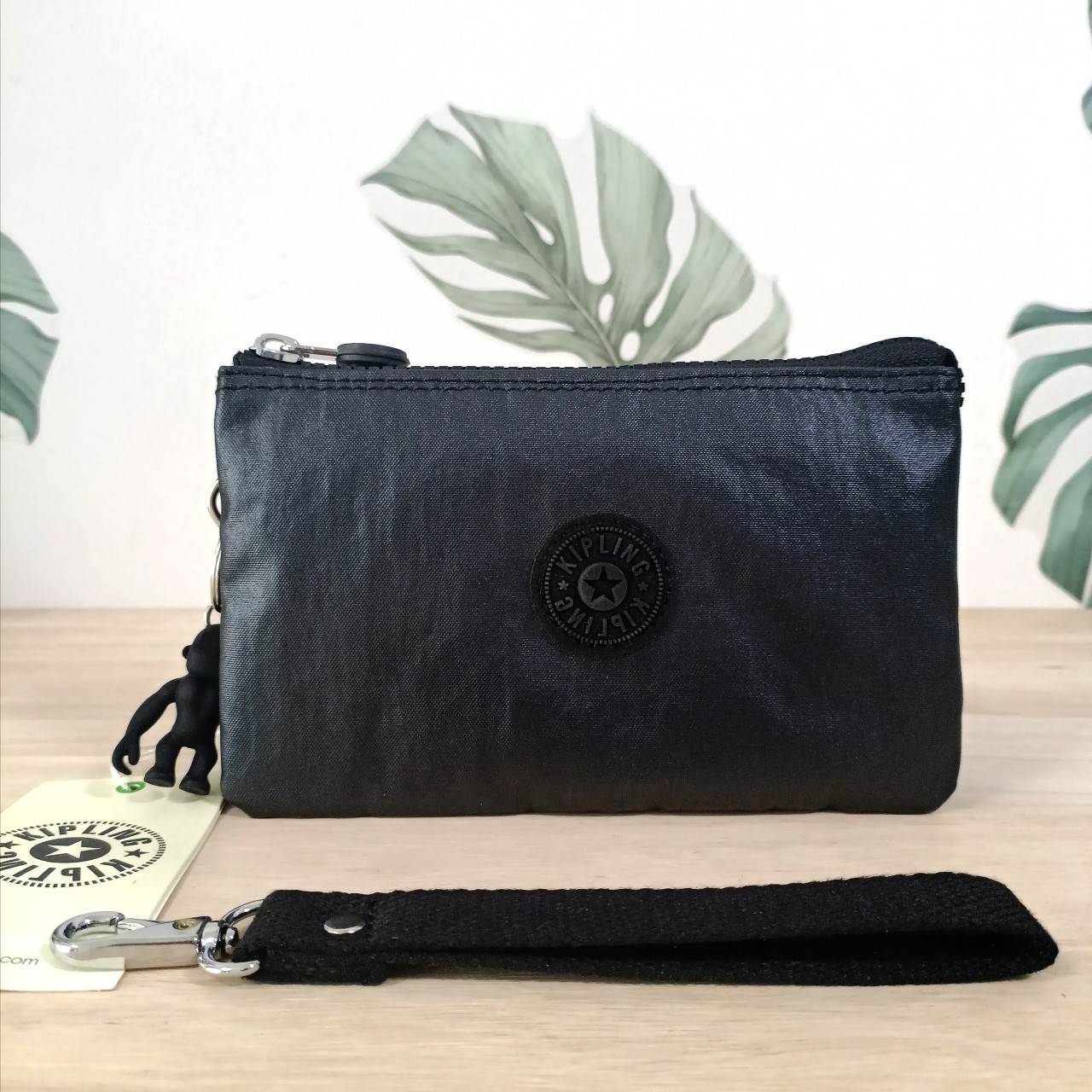 กระเป๋าคล้องมือ Kipling Creativity Large Pouch คิปลิ้ง