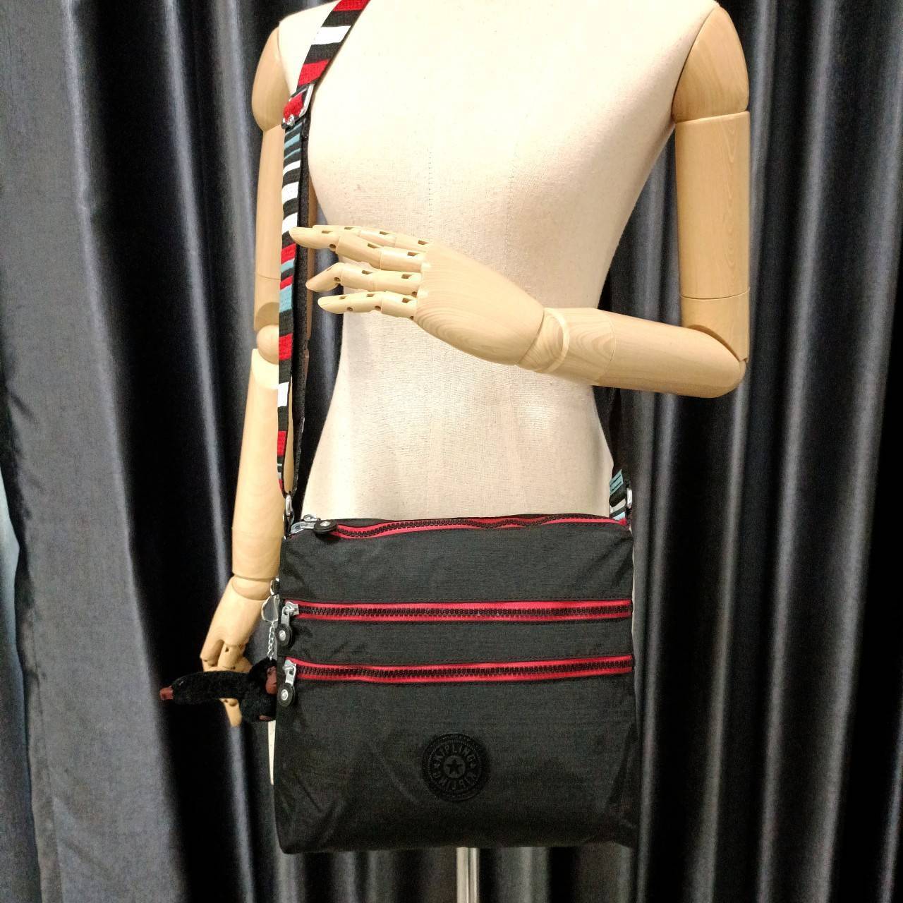 กระเป๋าสะพายข้าง Kipling Ella คิปลิ้ง