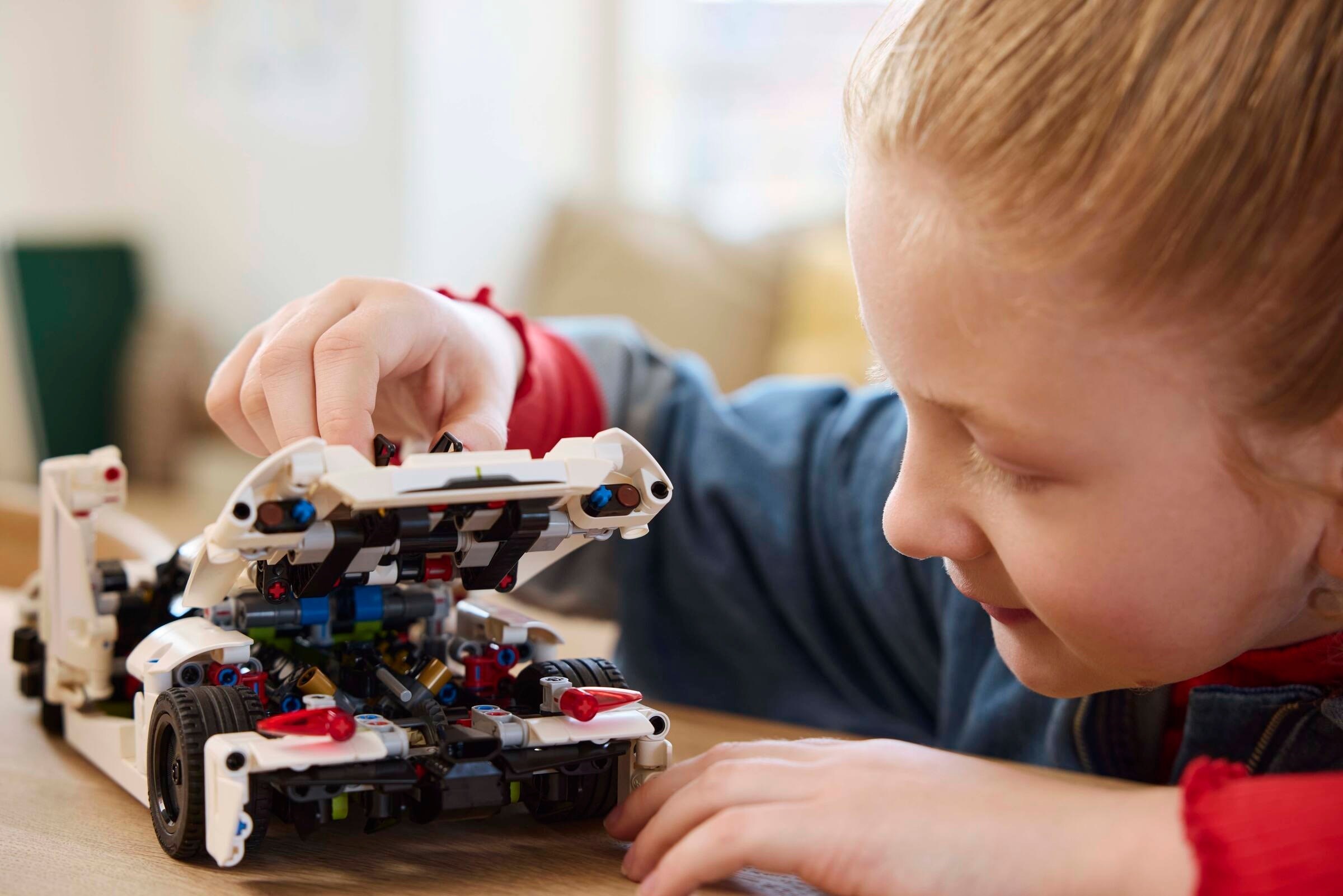 LEGO 42184 เลโก้ Technic Koenigsegg Jesko Absolut White Hypercar