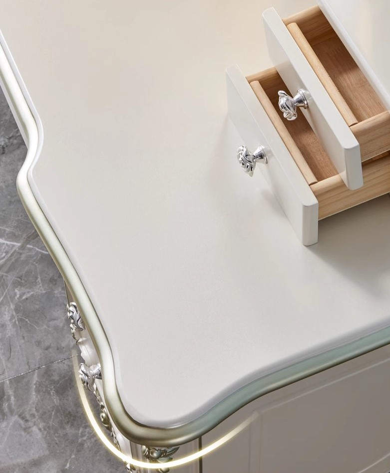 โต๊ะเครื่องแป้งหลุยส์ 03