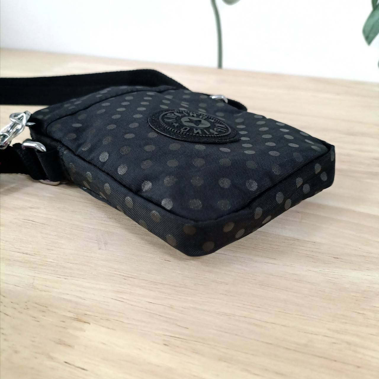 กระเป๋าใส่โทรศัพท์ KIPLING Tally crossbody กระเป๋าคิปลิ้ง