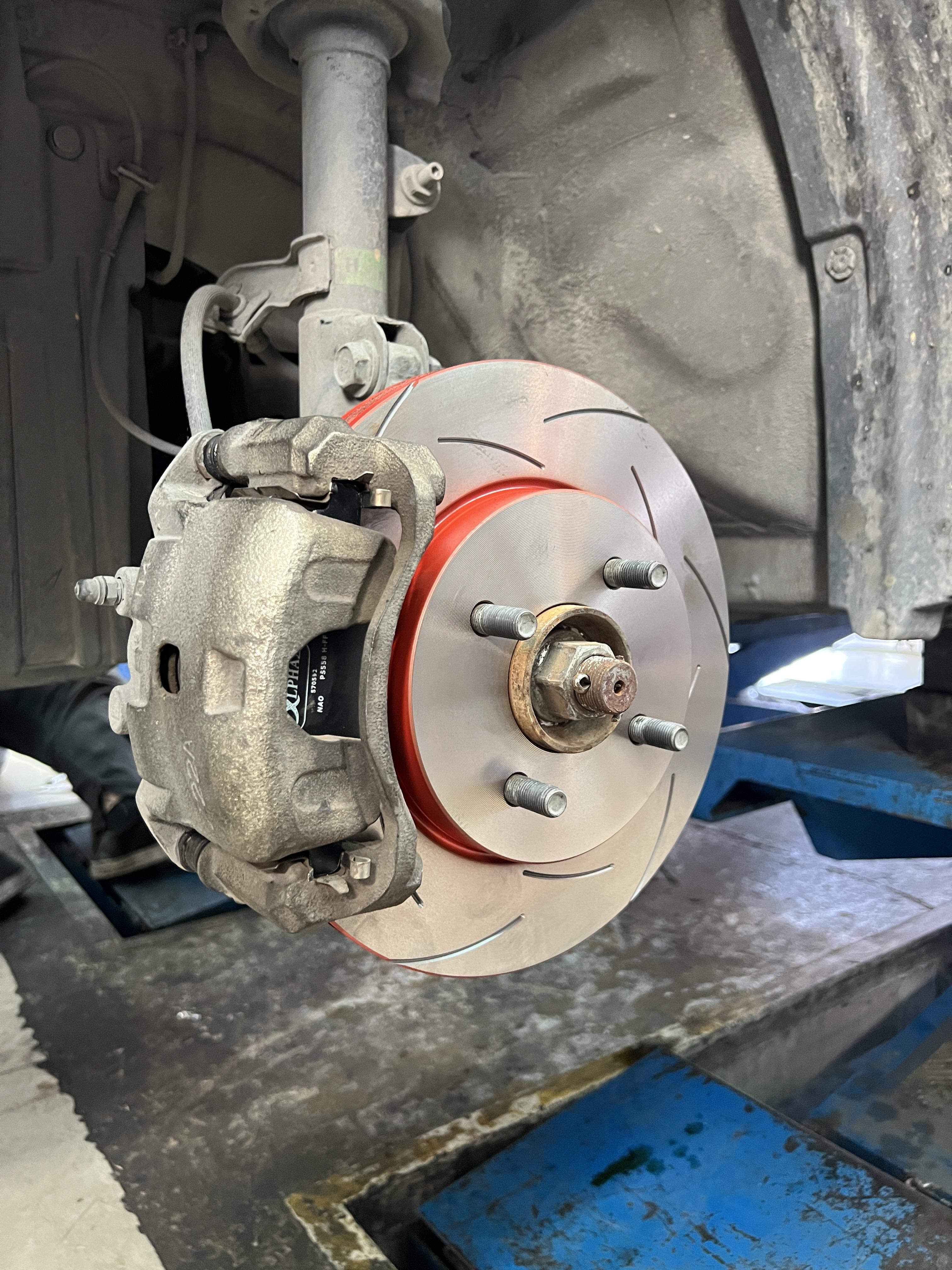 NISSAN ALMERA N17 อัพเกรดระบบเบรก เปลี่ยนจานเบรก และผ้าเบรกเพิ่มความปลอดภัย [+] yoshi [+] TRW XPS จานเบรกอัพเกรดตรงรุ่น สอบถามข้อมูลเพิ่มเติม หรือ นัดหมายเข้ารับบริการ โทร. 08-6569-1915 Location : https://goo.gl/maps/HrNUAZXPN94KvxZ98? รถยนต์มีปัญหาไม่รู้ต้องแก้ตรงไหน ทางเรายินดี ตรวจหาปัญหาและหาวิธีแก้ บอกลูกค้าก่อนลงมือทำเสมอด้วยราคาเป็นธรรม เวลาบริการ วันจันทร์-วันอาทิตย์ 09:00 น. - 17.30 น. #trw #yoshi #NissanAlmera #โช้คอัพ #ช่วงล่าง #โช๊ค #ยางรถยนต์