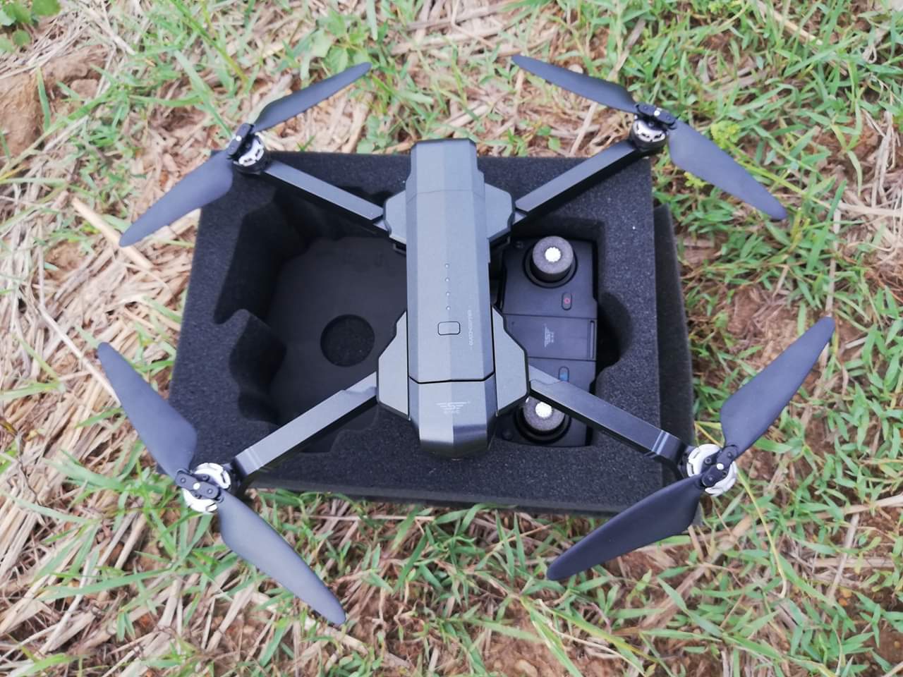 SJRC F11 GPS 5G Wifi FPV กล้อง 1080P เวลาในการบิน 25นาที แบตเตอรี่ 11.1 2500 mAh Brushless Selfie RC