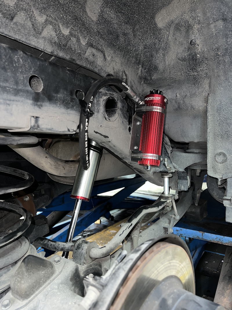 Pajero 2018 ติดตั้ง Profender ชุดผสมสมรรถนะสูง: ✅ คู่หน้า: Monotube 2.0 เน้นความทนทานและการตอบสนองที่รวดเร็ว ✅ คู่หลัง: Monotube Subtank ปรับความหนืดได้ 8 ระดับ เพื่อการควบคุมที่ละเอียดอ่อน สิ่งที่จะได้รับหลังจากติดตั้ง: หนึบ นิ่ง มั่นใจ: ด้วยระบบ Monotube ทั้งชุด ช่วยลดอาการโคลงเคลงและโยนตัวของรถได้อย่างชัดเจน ปรับได้ตามใจ: โช้คอัพหลัง Subtank ปรับความหนืดได้ 8 ระดับ ให้คุณเลือกฟีลลิ่งการขับขี่ได้ตามสไตล์ (นุ่มสบาย/หนึบแน่น) ระบายความร้อนยอดเยี่ยม: กระบอก Subtank ช่วยเพิ่มปริมาณน้ำมันและระบายความร้อนได้ดี ทำให้สมรรถนะคงที่แม้เดินทางไกล ทนทานคุ้มค่า: โช้คอัพสามารถเปิดซ่อมบำรุงได้ตลอดอายุการใช้งาน เหมาะสำหรับใคร? เจ้าของ Pajero ที่ใช้งานหลากหลาย ทั้งในเมืองและเดินทางไกล ผู้ที่ต้องการความสมดุลของช่วงล่างที่สามารถปรับจูนได้ 👉 เปลี่ยนฟีลลิ่งการขับขี่ของคุณให้ดีกว่าเดิม! นัดหมายติดตั้งได้เลยครับ 📌 สอบถามข้อมูลเพิ่มเติม หรือนัดหมายเข้ารับบริการ ☎️ : 08-6569-1915 ☎️ : 08-6544-5963 💬 Line id : @88rw 📍 Location : https://goo.gl/maps/HrNUAZXPN94KvxZ98 🌐 Facebook : https://www.facebook.com/88rwtire #Mitsubishi #Pajero #Profender #Monotube #Subtank #โช้คอัพ #ช่วงล่าง #ยางเจริญรุ่งเรือง #นนทบุรี #งามวงศ์วาน