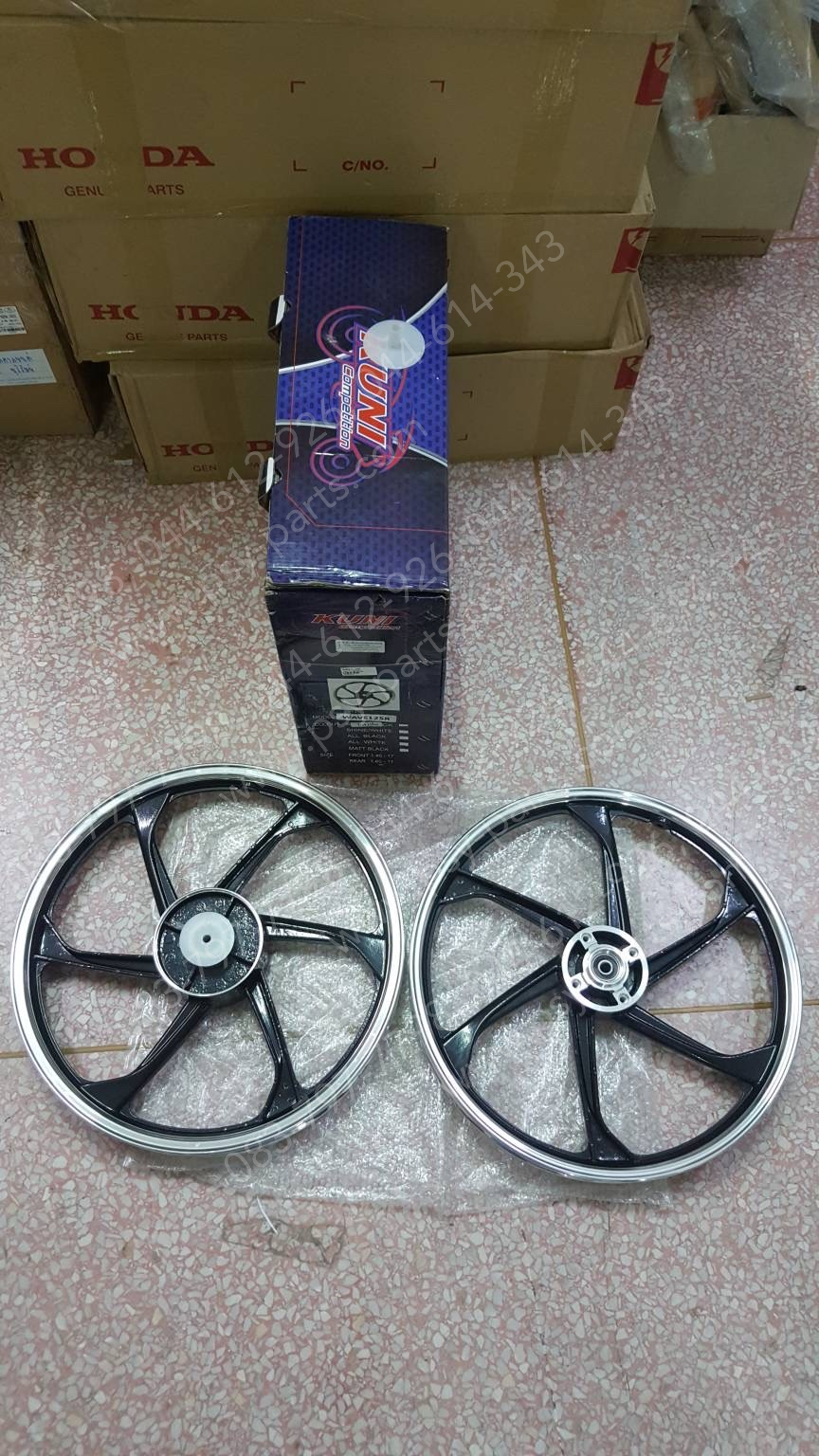 ล้อแม็กคู่ WAVE 125 ดิสก์เบรค (ขอบ 17) สีดำปัดขอบ (จานดิสก์โค้ง 4 รู)