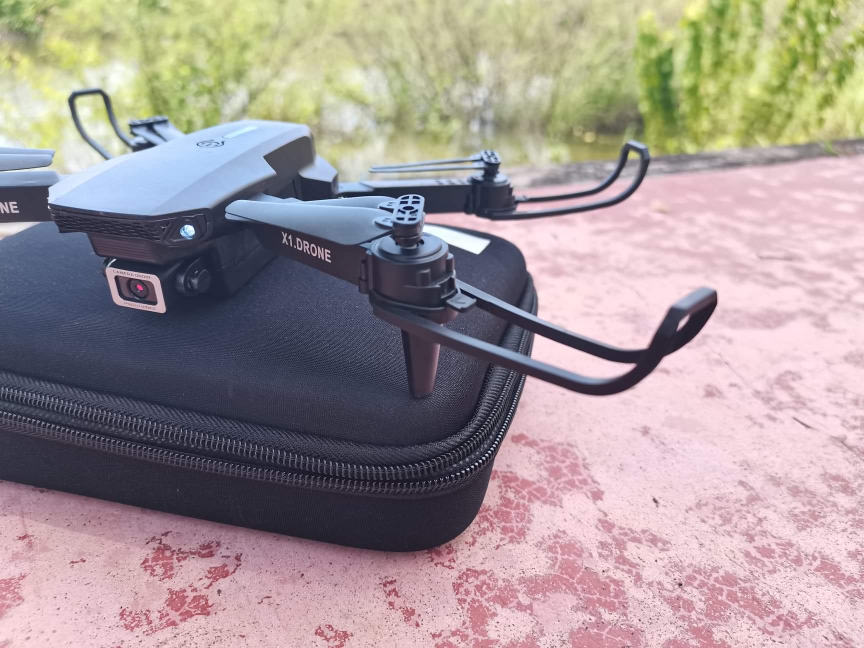 RCTOWN E88 MINI DRONE กล้อง WIFI 720P 2.4GHZ.FPV ชุดพร้อมเล่น แบตเตอร์รี่ 3ก้อน